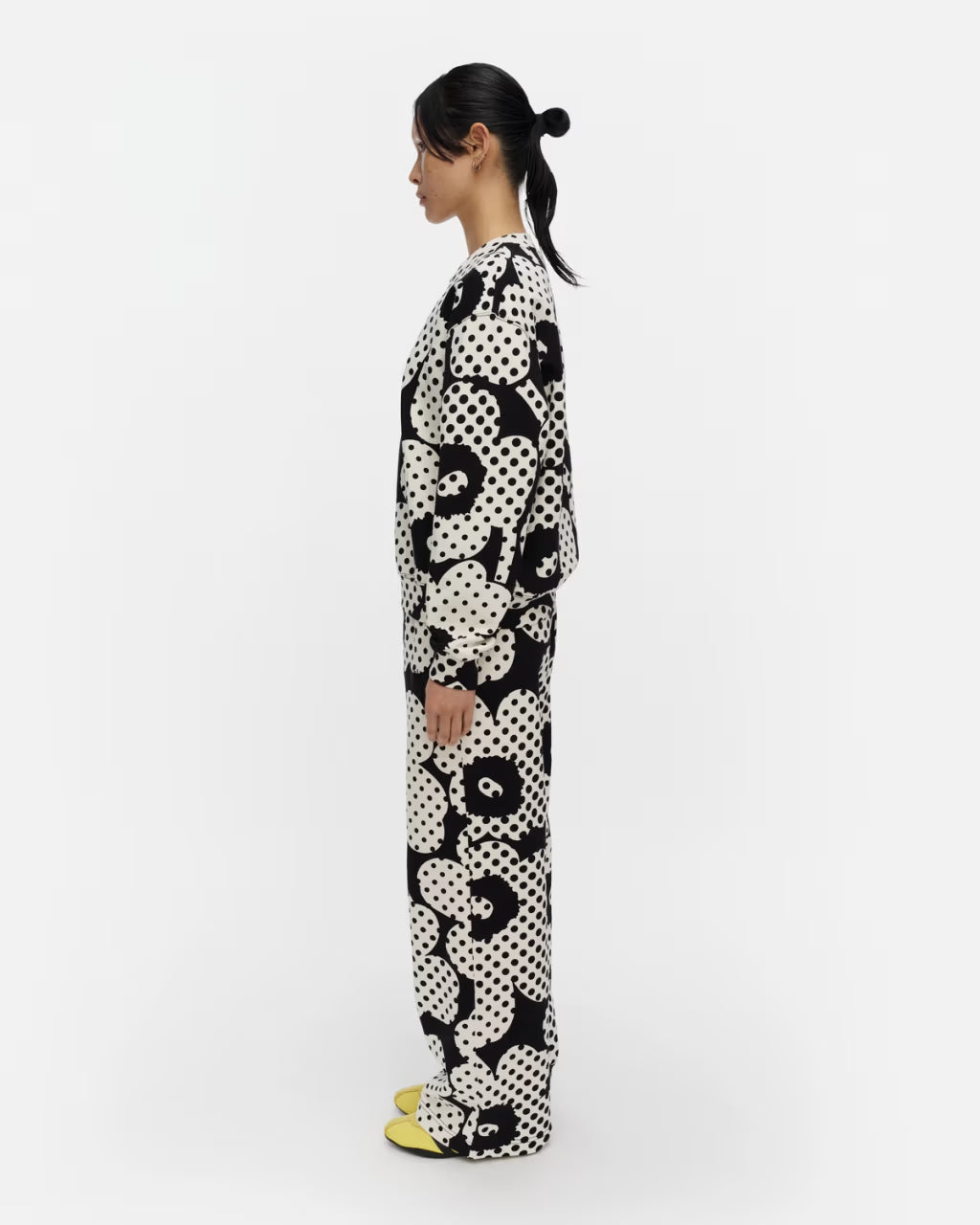 Marimekko naisten collegehousut Varret Unikko, musta kuosi