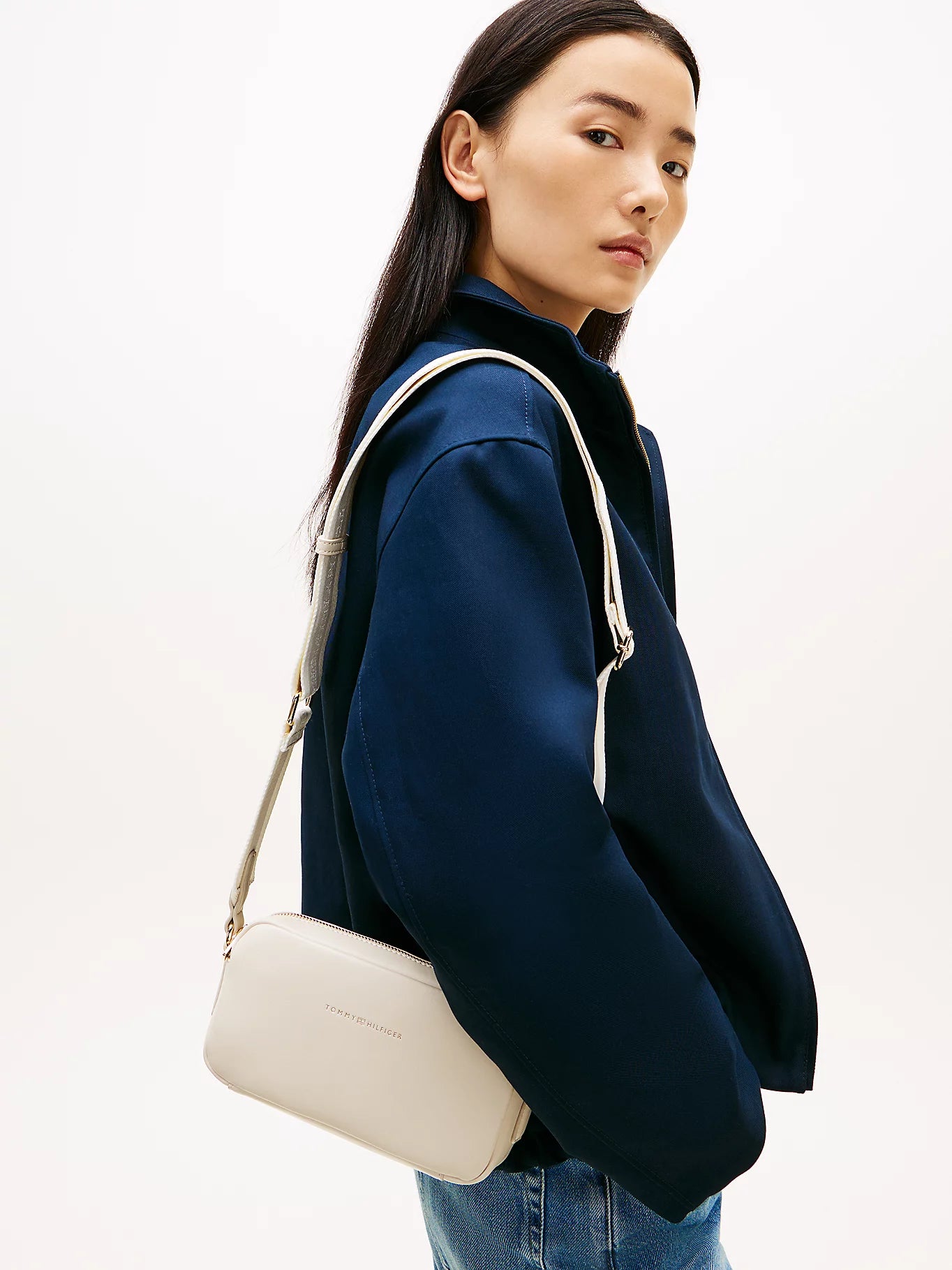 Tommy Hilfiger naisten laukku K-TH Essential Camera Bag, luonnonvalkoinen