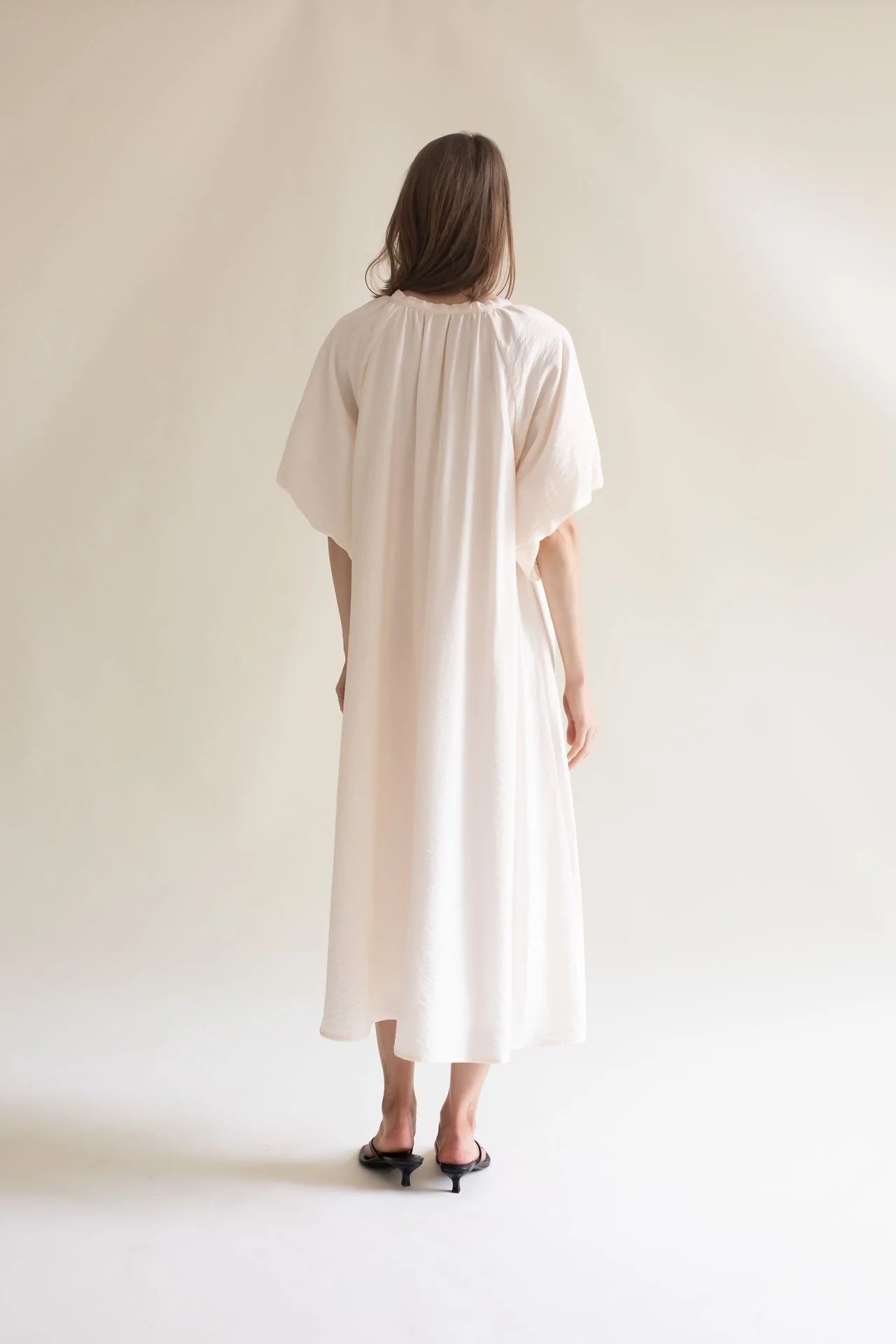 Gauhar mekko Balloon Sleeve Dress, luonnonvalkoinen