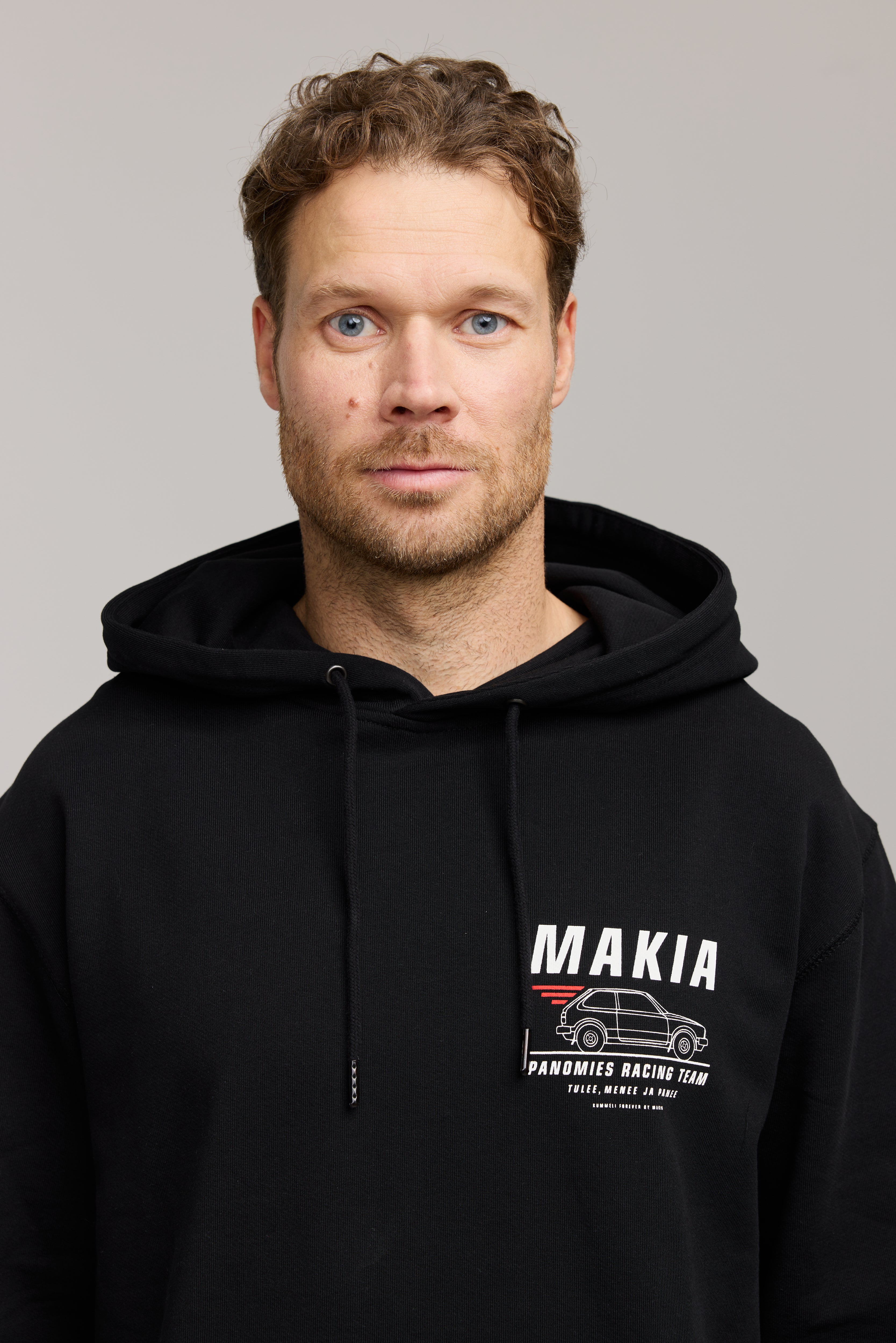 Makia Kummeli Racing Hooded Sweatshirt, musta