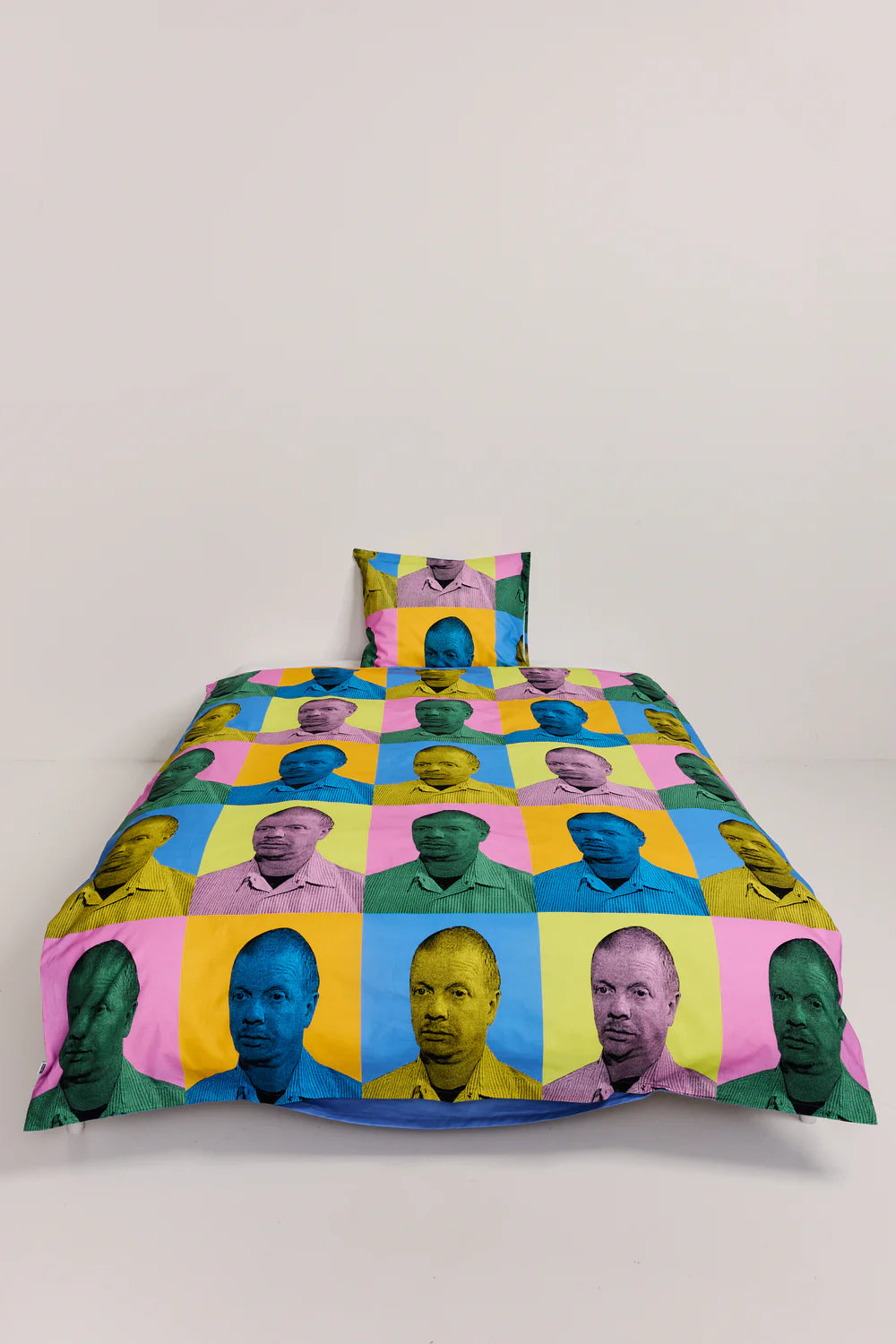 Makia Tonnin Seteli Duvet Cover Set, monivärinen kuosi