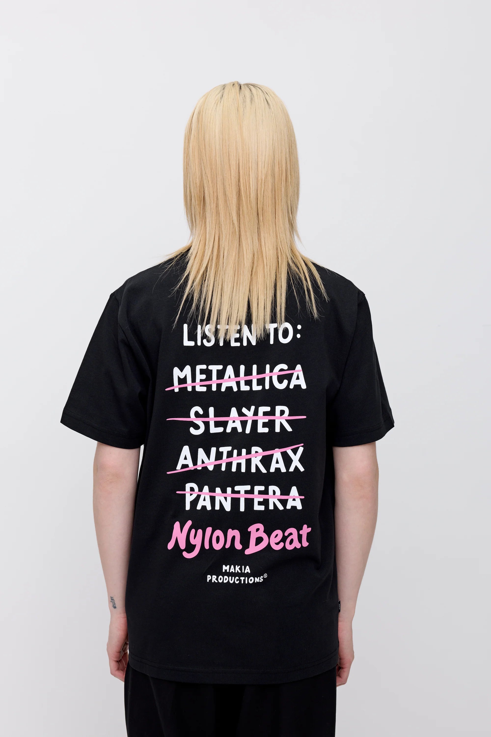 Makia x Nylon Beat t-paita Listen to T-shirt, musta