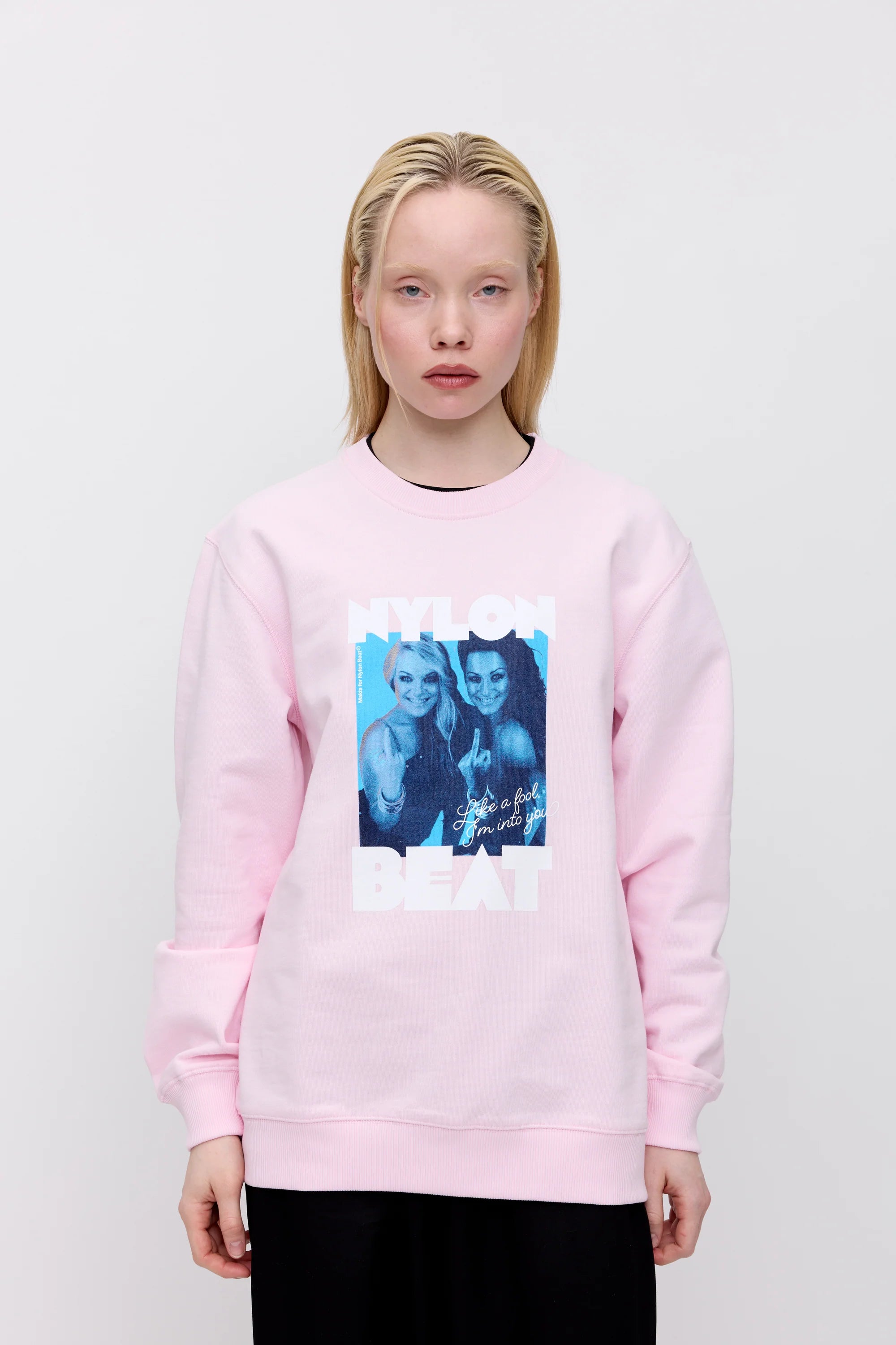 Makia x Nylon Beat collegepaita Like a Fool Sweatshirt, vaaleanpunainen