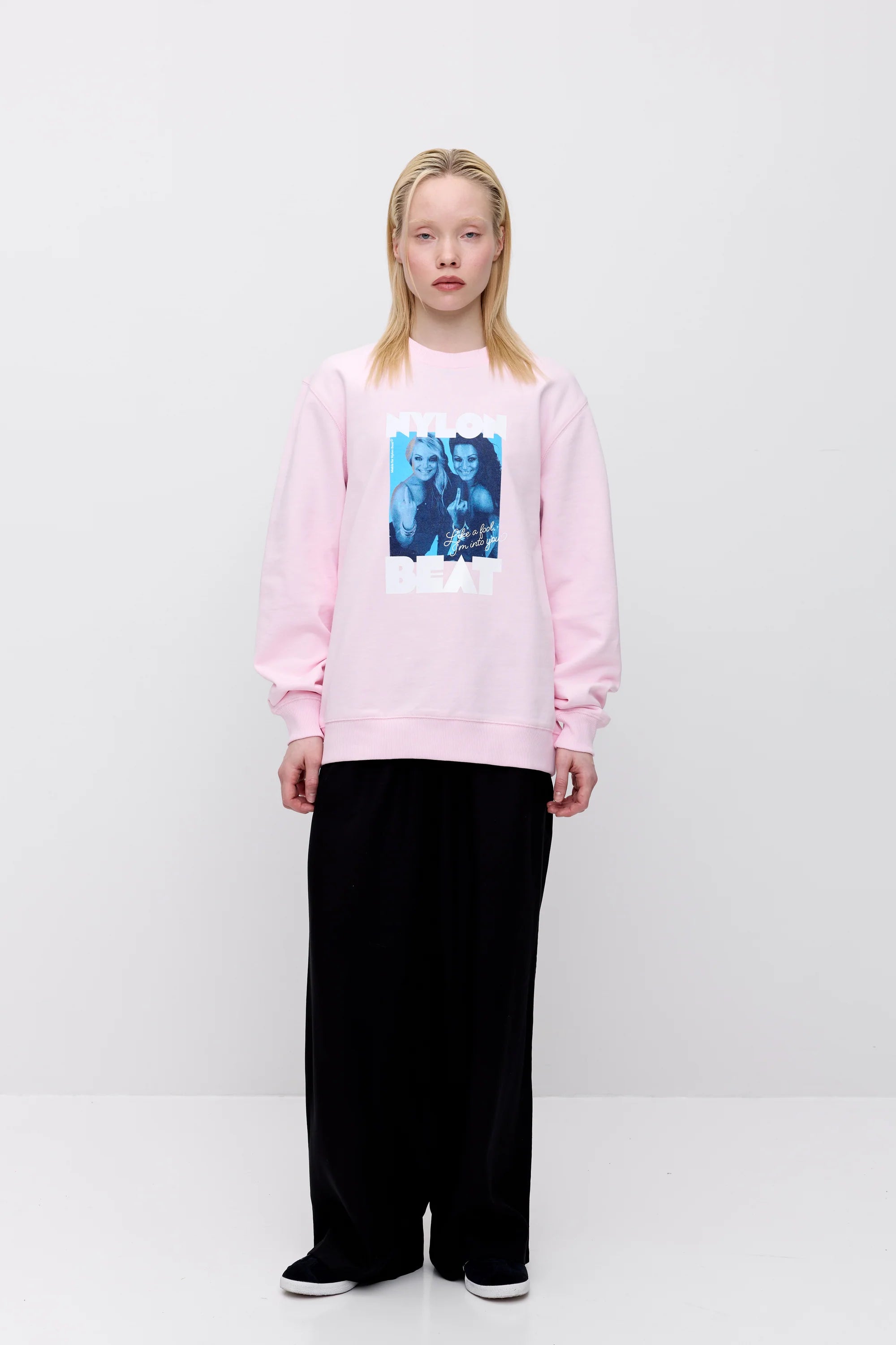 Makia x Nylon Beat collegepaita Like a Fool Sweatshirt, vaaleanpunainen