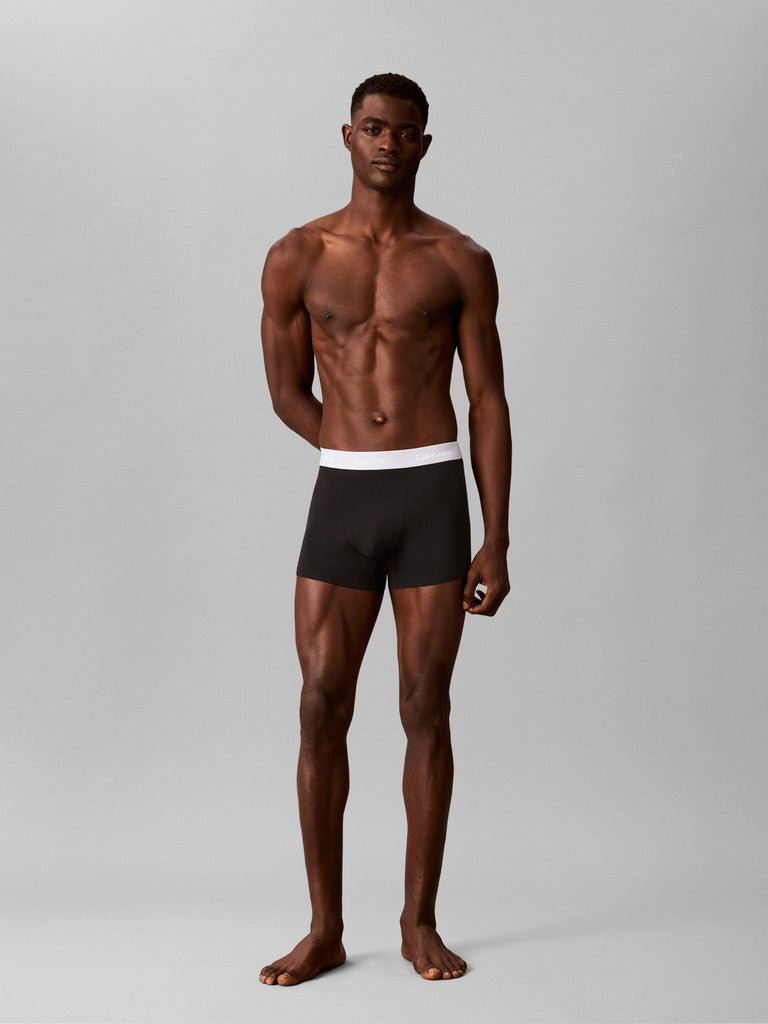 Calvin Klein miesten bokserit Relaxed Fit Trunk 3 Pack, musta