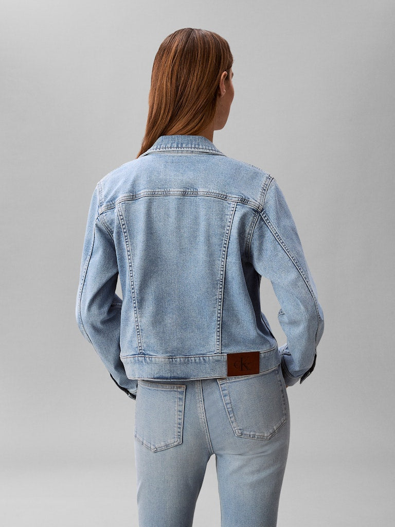Calvin Klein Jeans naisten farkkutakki LS Classic Trucker Coastal Light, sininen indigo