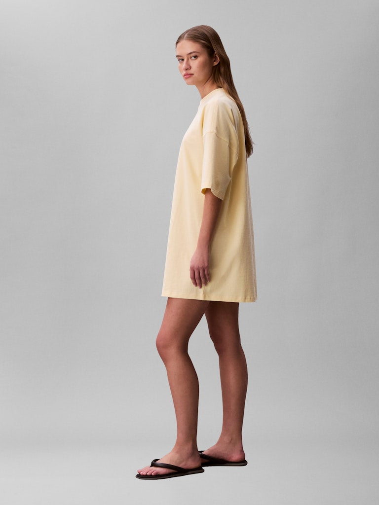 Calvin Klein Jeans naisten t-paitamekko SS WOven Label Oversized Tee Dress, sitruunankeltainen