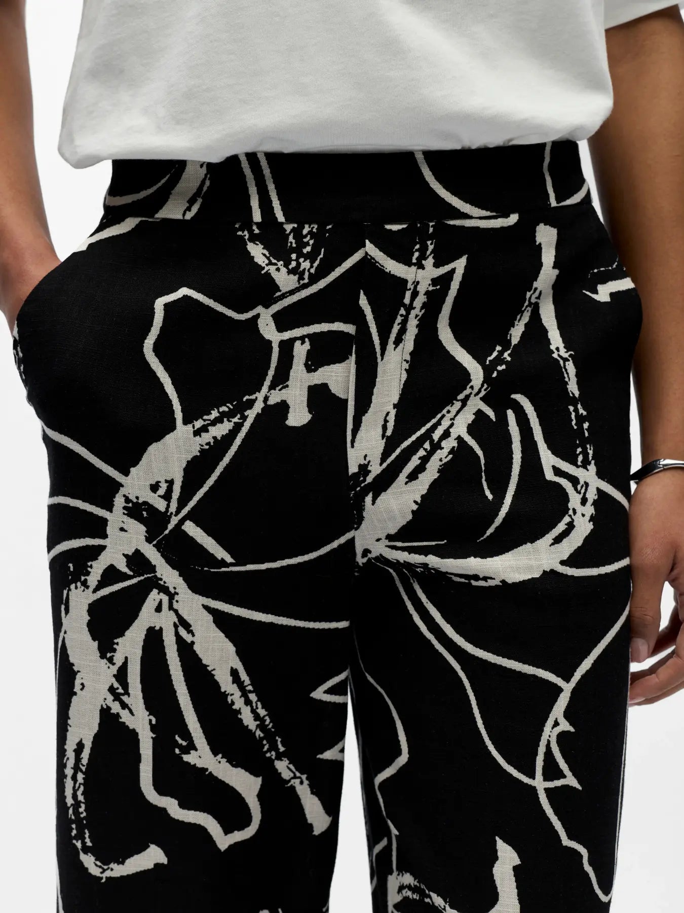 Object naisten housut OBJSanne Aline Wide Pant, musta kuviollinen