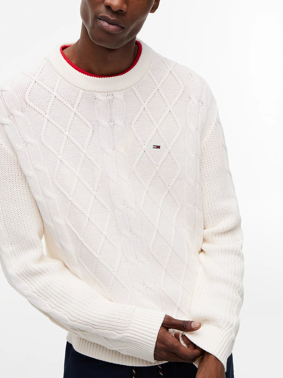 Tommy Jeans miesten neulepusero Regular Cable Knit Sweater, luonnonvalkoinen