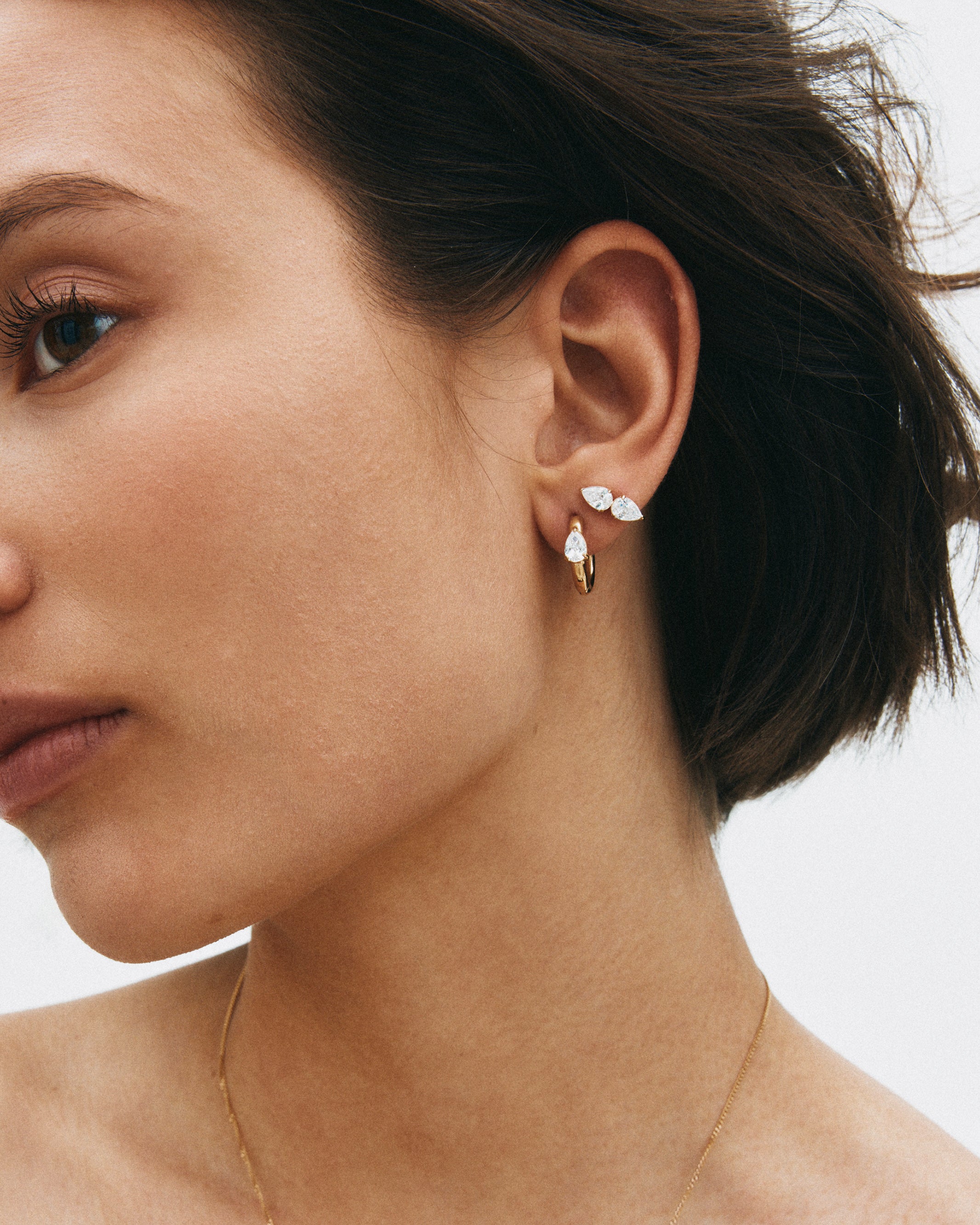 Edblad korvakorut Arrow Studs, Gold pleated