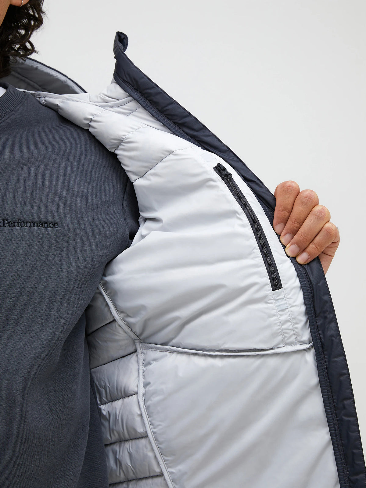 Peak Performance miesten untuvatakki Frost Hood Jacket, tummanharmaa