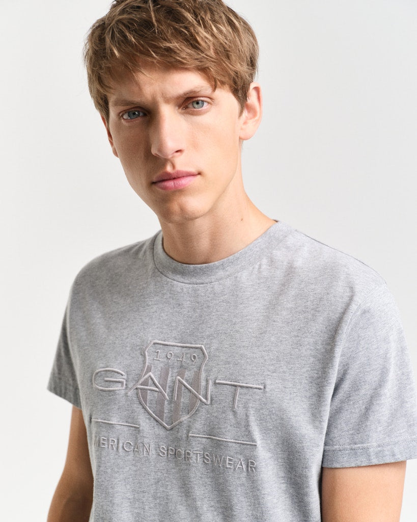 Gant miesten t-paita, TONAL ARCHIVE SHIELD T-SHIRT KESKIHARMAA