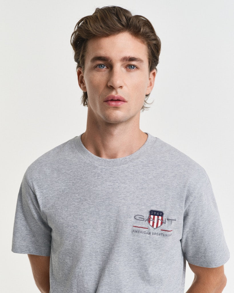 Gant miesten t-paita K Reg Archive Shield EMB SS T-Shirt, vaaleanharmaa melee