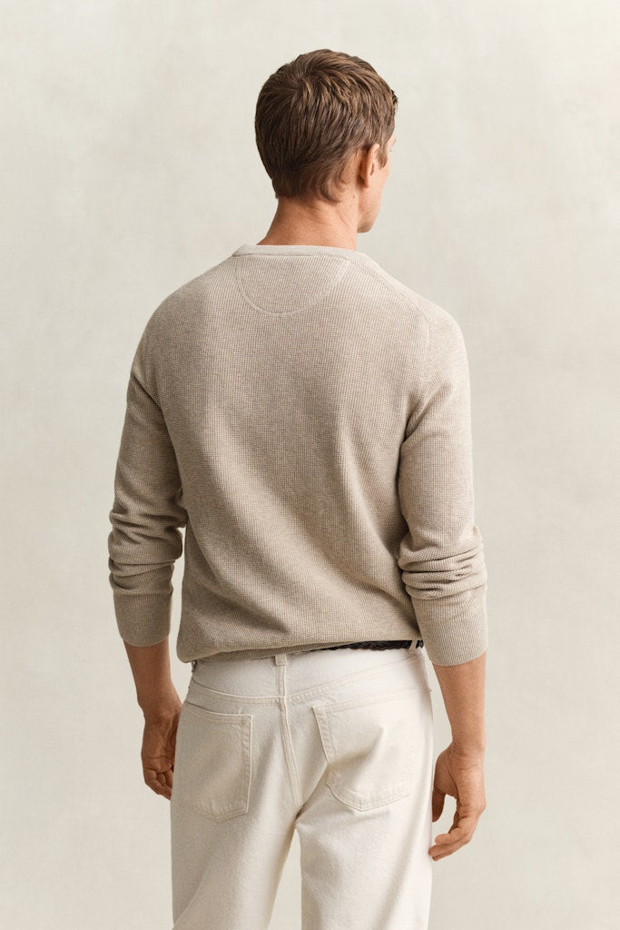 Gant miesten neulepusero Micro Textured C-Neck, kerma