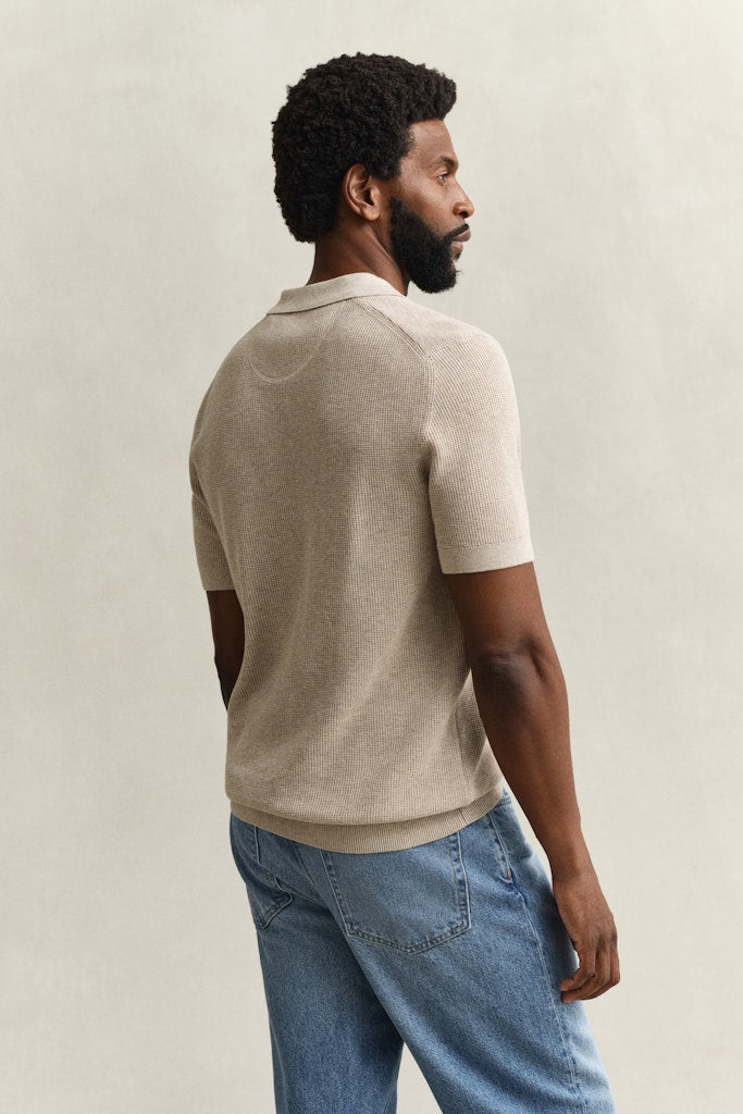 Gant miesten pikeepaita Micro Textured Cotton SS Polo, vaalea beige