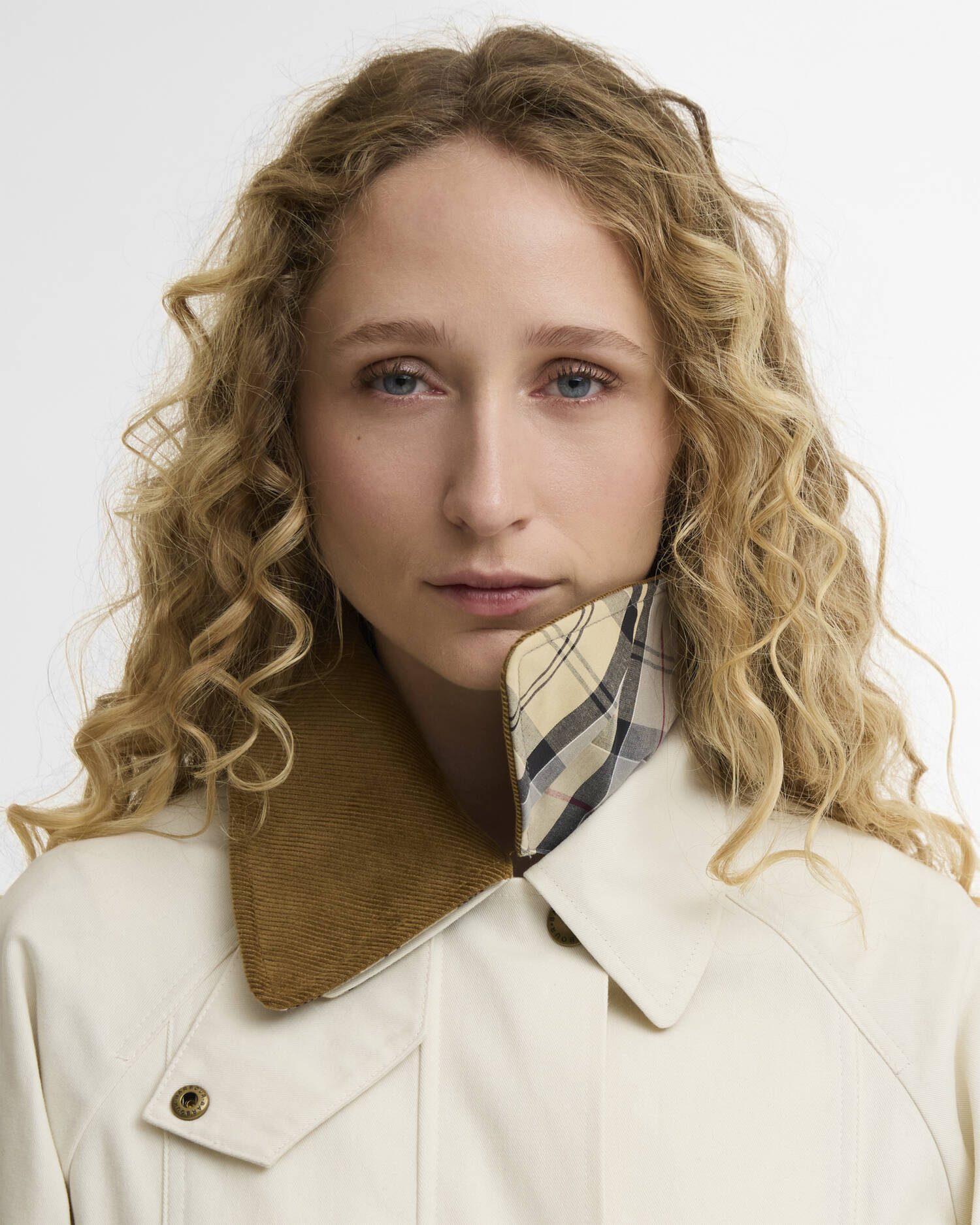 Barbour naisten takki Barbour Crop Beadnell Jacket, luonnonvalkoinen