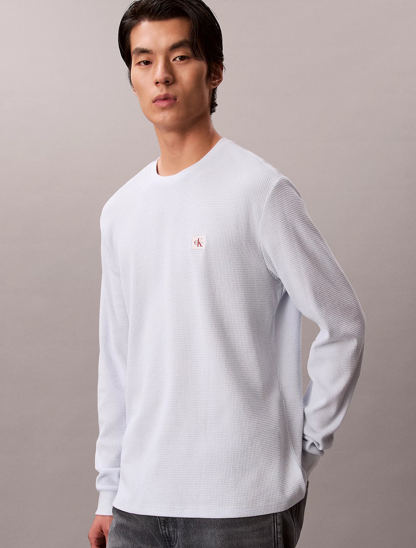 Calvin Klein Jeans miesten pitkähihainen paita LS Waffle Badge Crenwnk Tee, vaaleansininen
