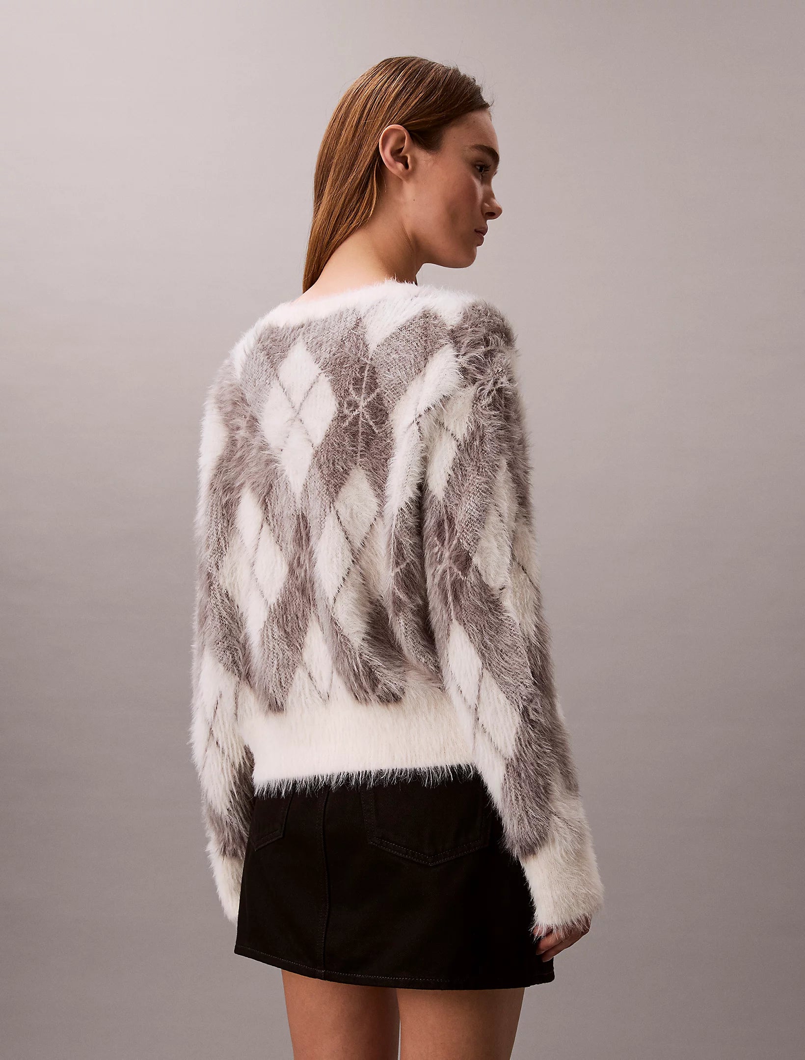 Calvin Klein Jeans naisten neuletakki Fuzzy Novelty Argyle Sweater, harmaa kuosillinen