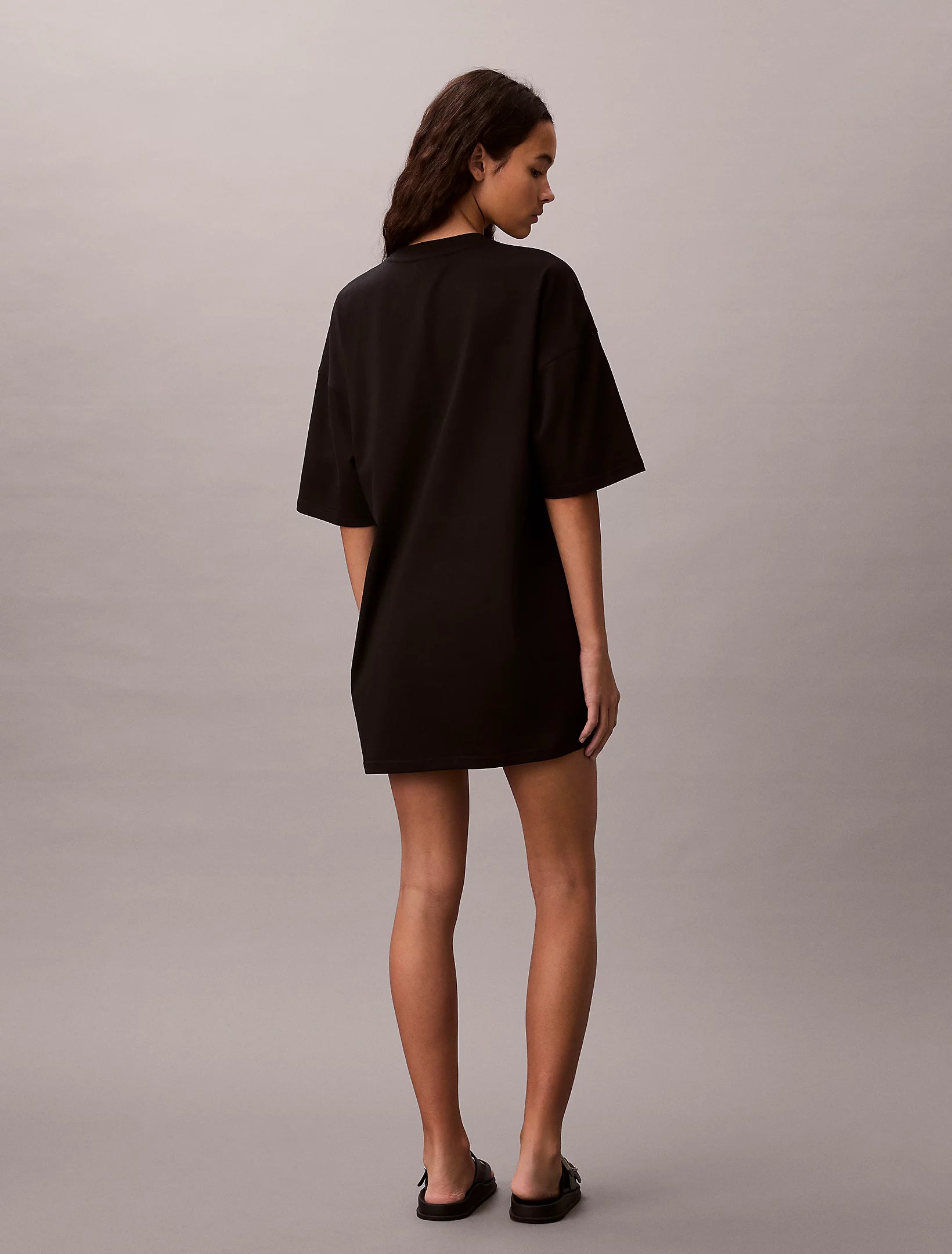 Calvin Klein Jeans naisten t-paitamekko SS WOven Label Oversized Tee Dress, musta