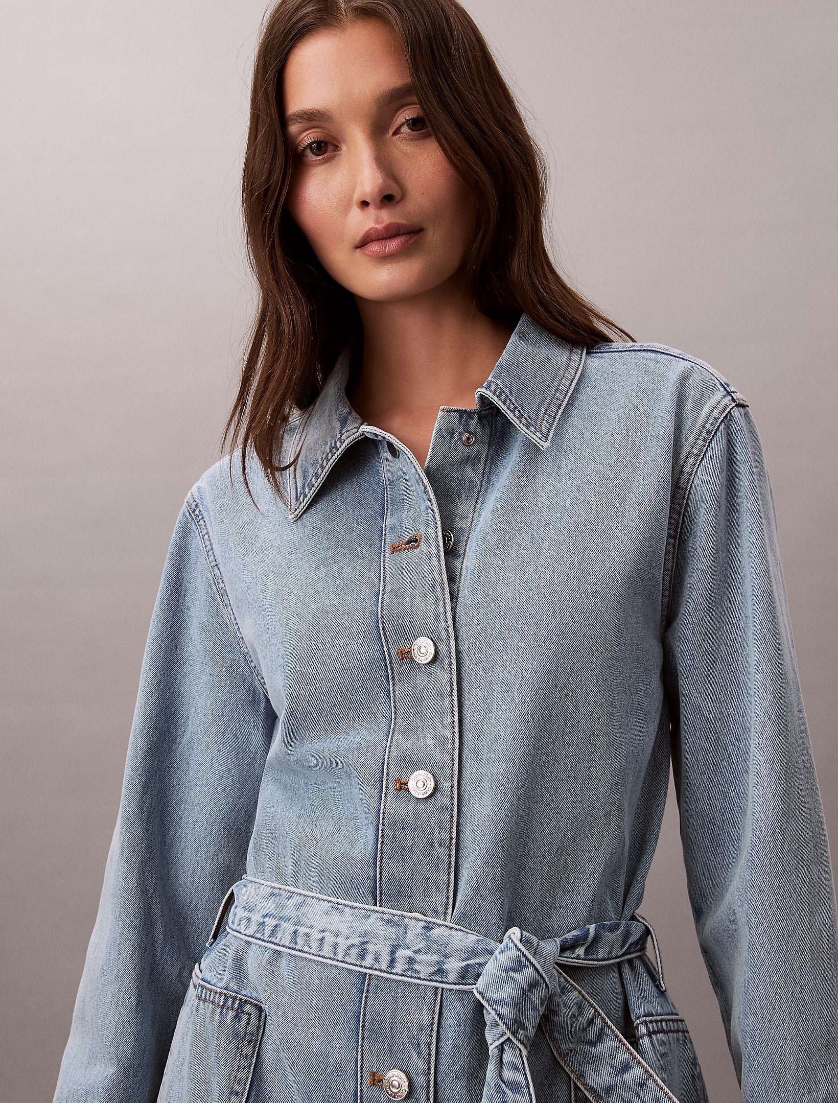 Calvin Klein Jeans naisten farkkumekko Belted Denim Mini Dress Coastel, sininen