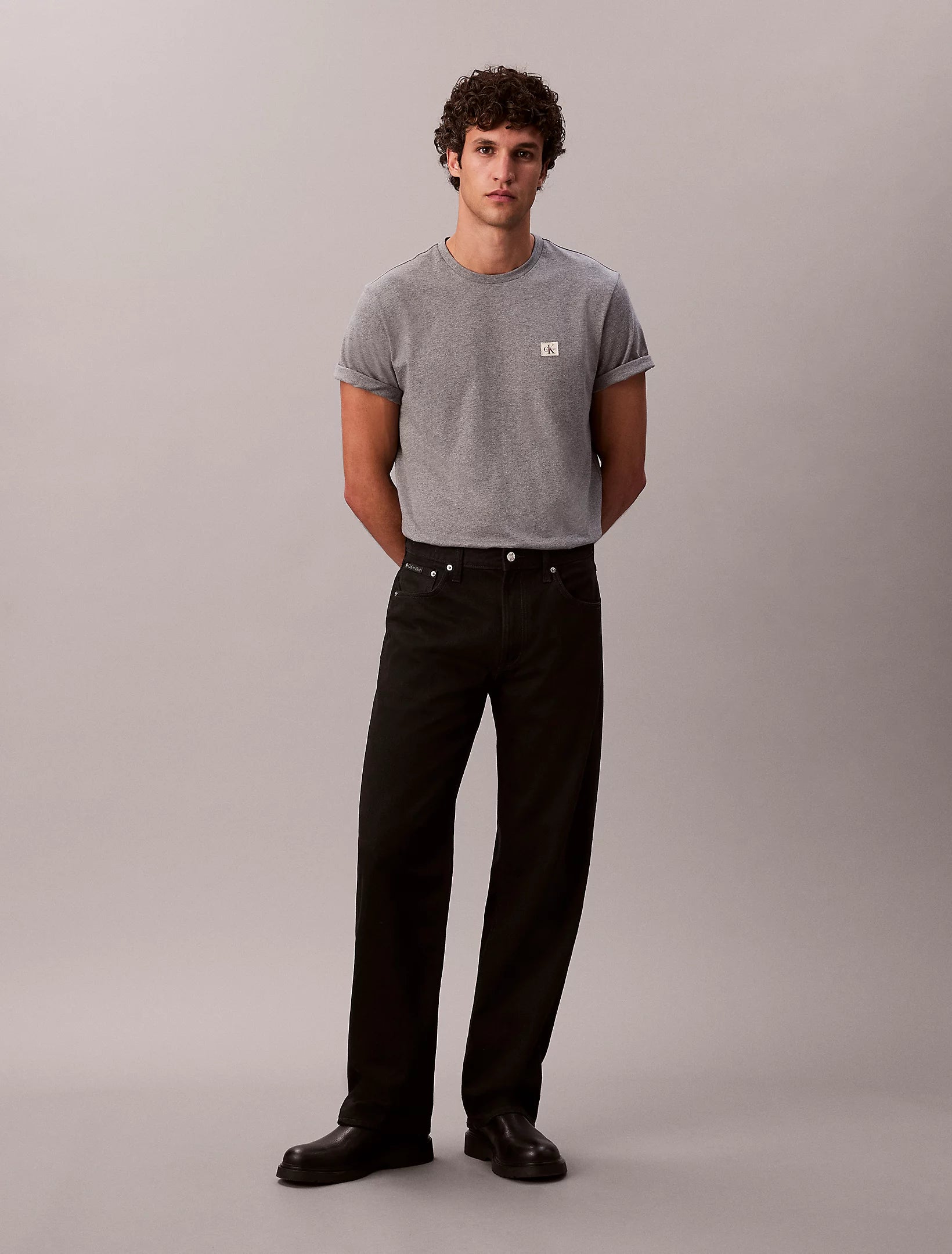 Calvin Klein Jeans miesten t-paita SS Badge 30S Jersey Classic Tee, harmaa