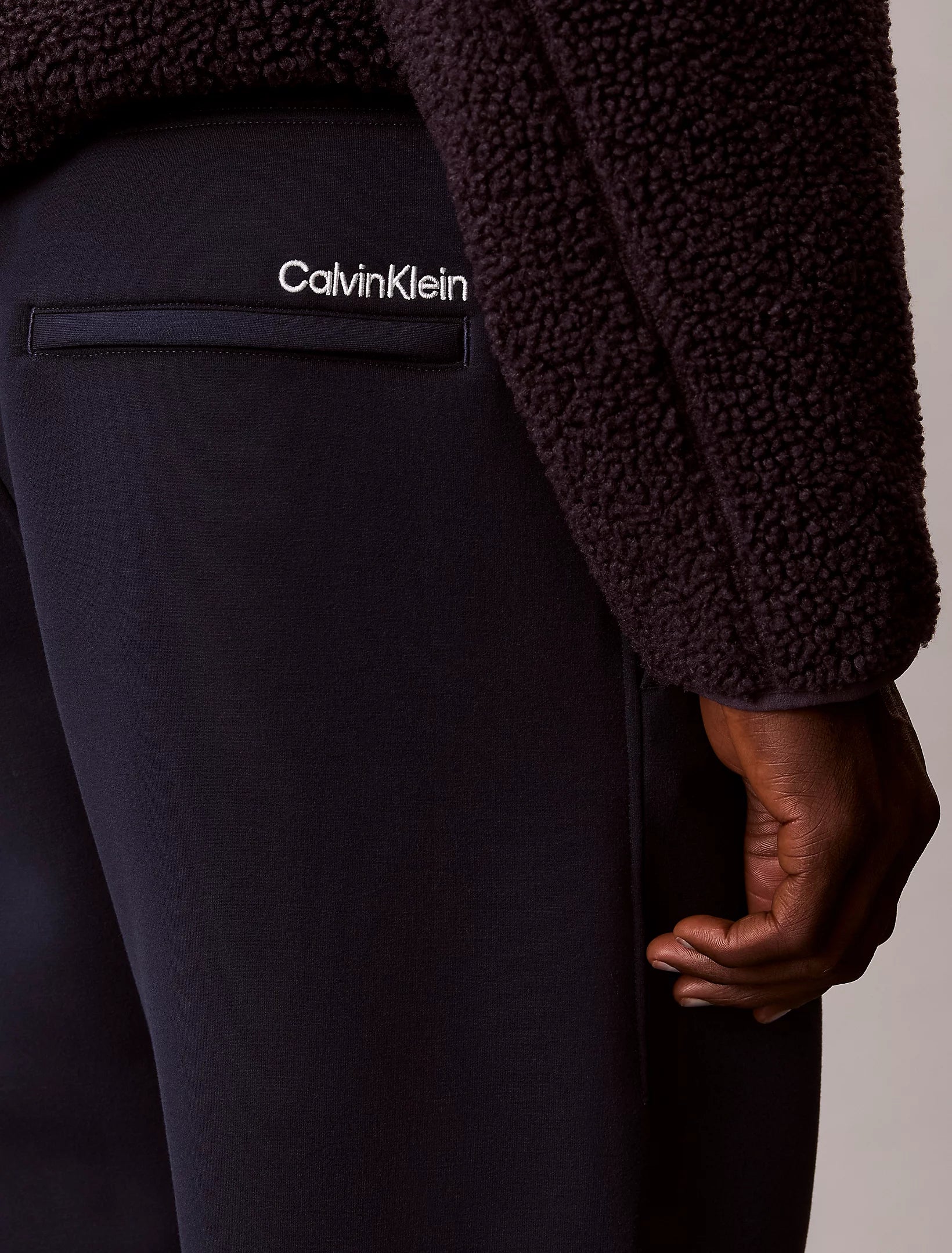 Calvin Klein Jeans miesten collegehousut Cotton Spacer Jogger, tummansininen