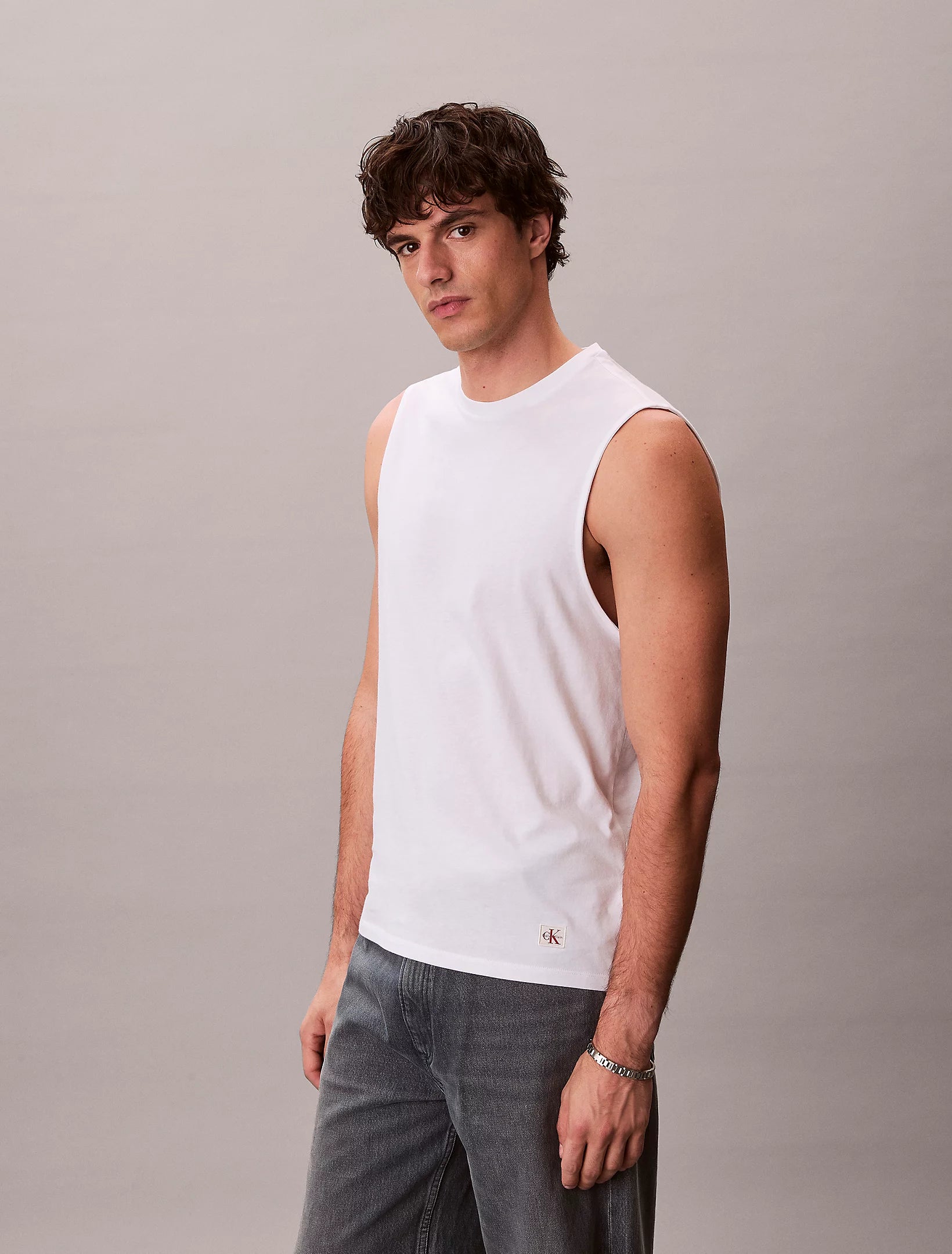 Calvin Klein Jeans miesten hihaton paita 30S Jersey Badge Muscle Tank, valkoinen