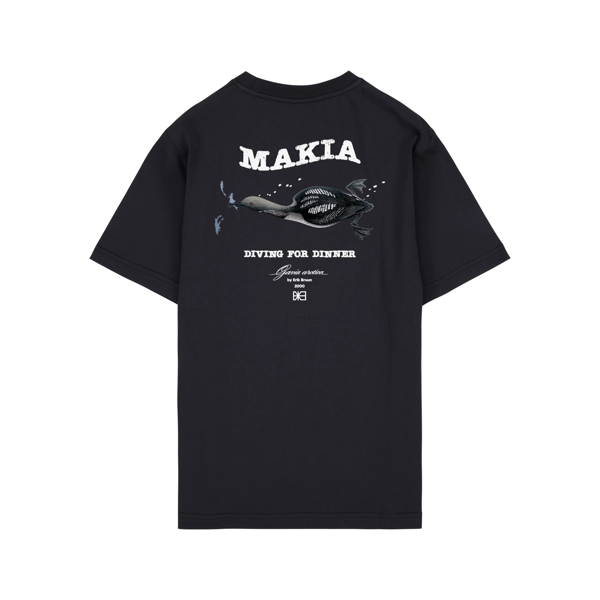 Makia miesten t-paita Erik T-shirt, musta, jossa on pyöreä pääntie ja lyhyet hihat, takaosassa suuri valkoharmaa painatus, jossa ankka ja teksti.