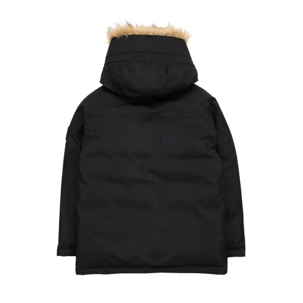Makia Miesten Parkatakki, HELSINKI PARKA Musta, musta takki, jossa pitkä malli, karvareunainen huppu ja laadukas, paksu materiaali lämpöä eristävänä.