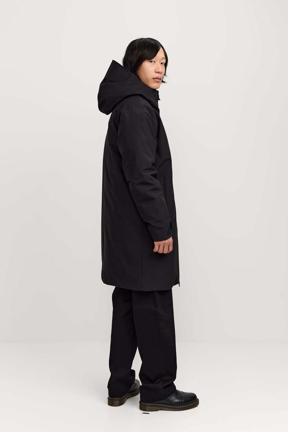 Makia miesten parkatakki Pacific Jacket, musta