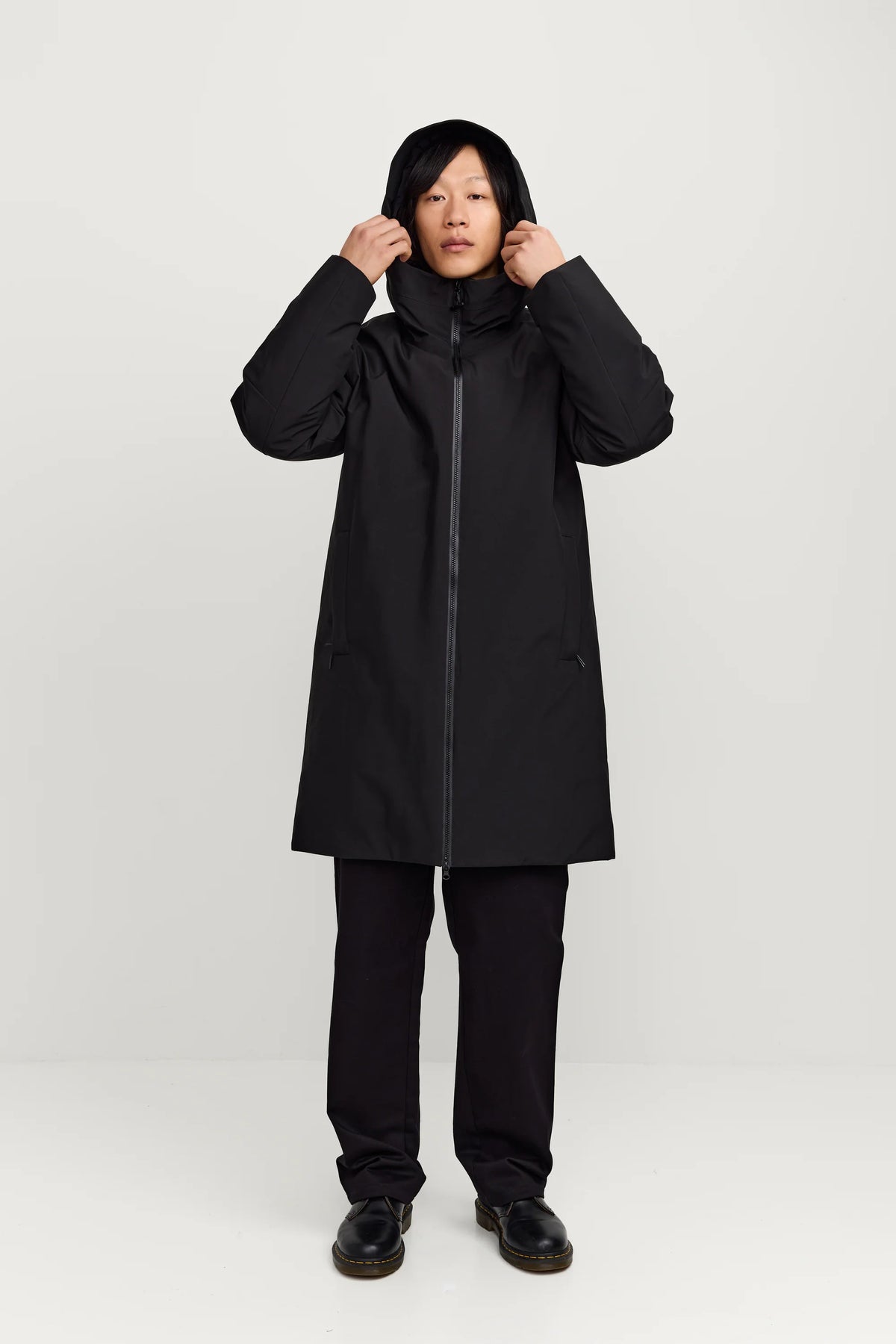 Makia miesten parkatakki Pacific Jacket, musta