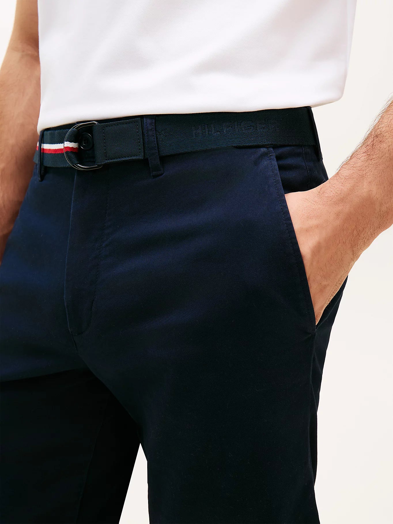 Tommy Hilfiger miesten shortsit Denton 9.5 Inc ESS Twill W/ Belt, tummansininen