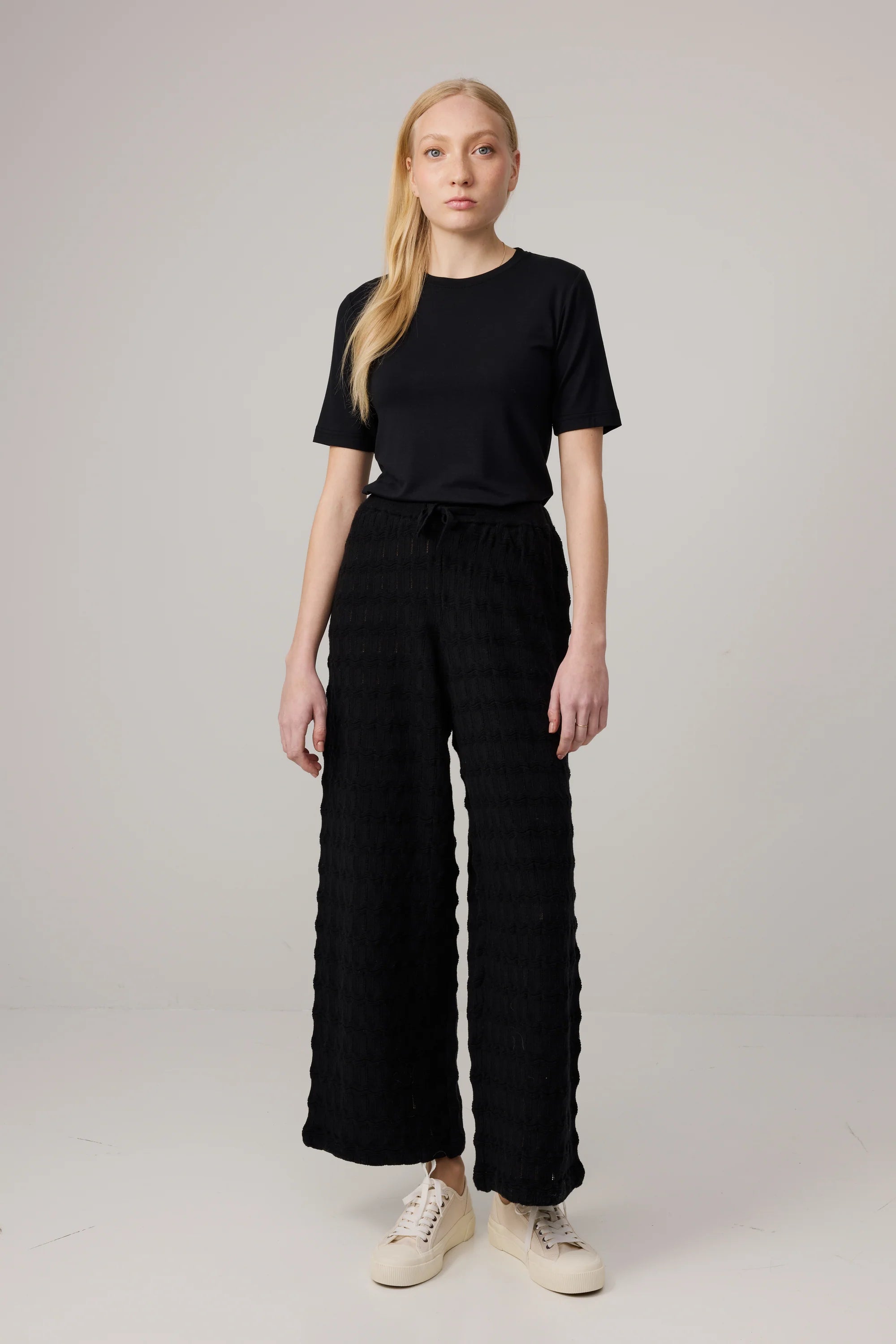 Makia naisten housut Marie Knitted Pants, musta