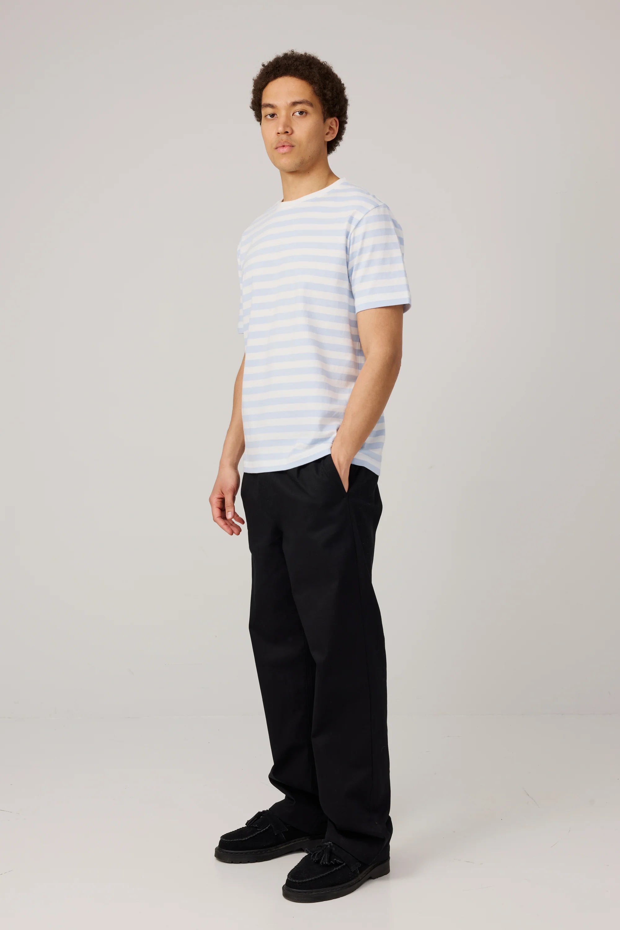 Makia miesten t-paita Verkstad T-shirt, raidallinen valkoinen