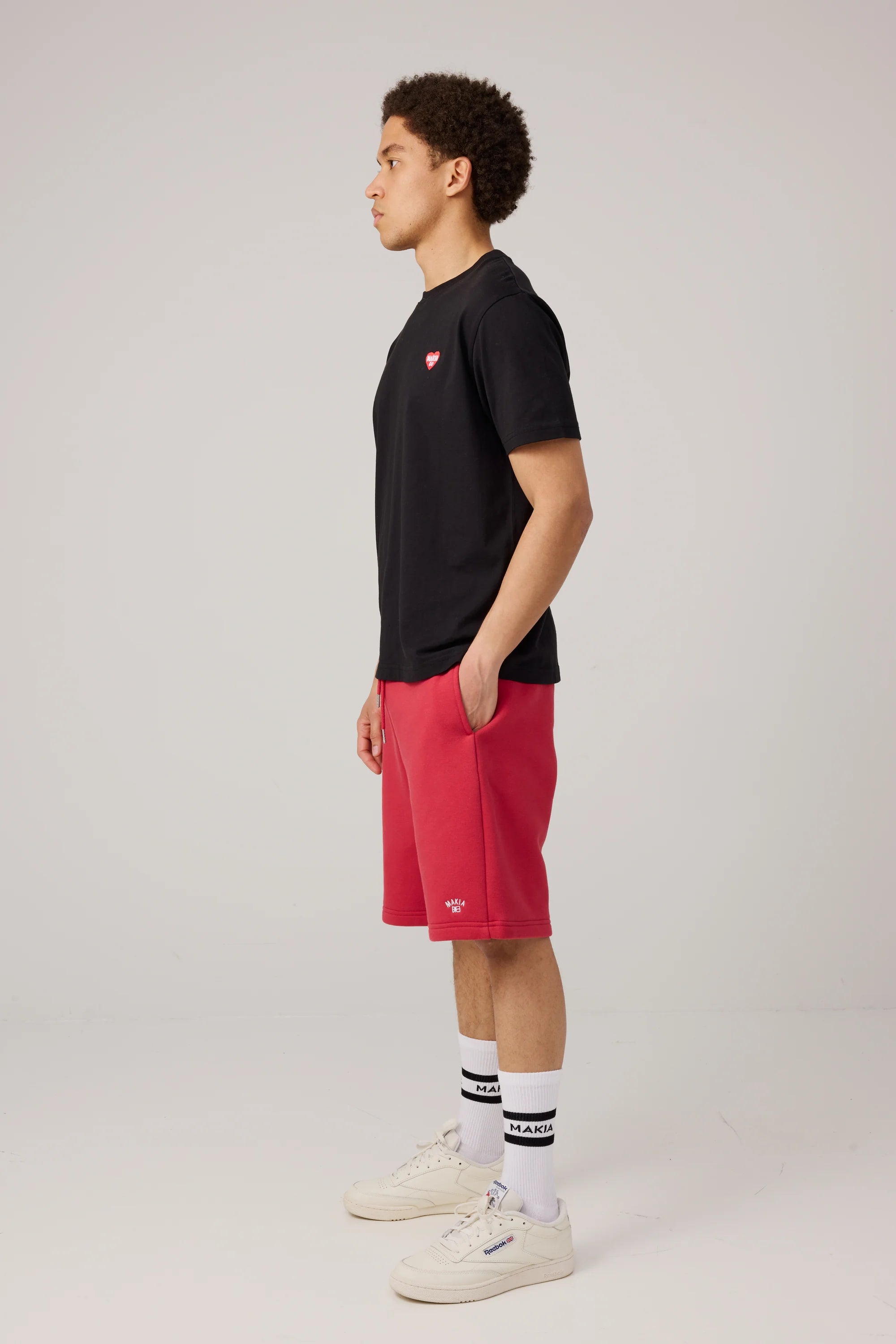 Makia miesten collegeshortsit Cove Sweatshorts, punainen