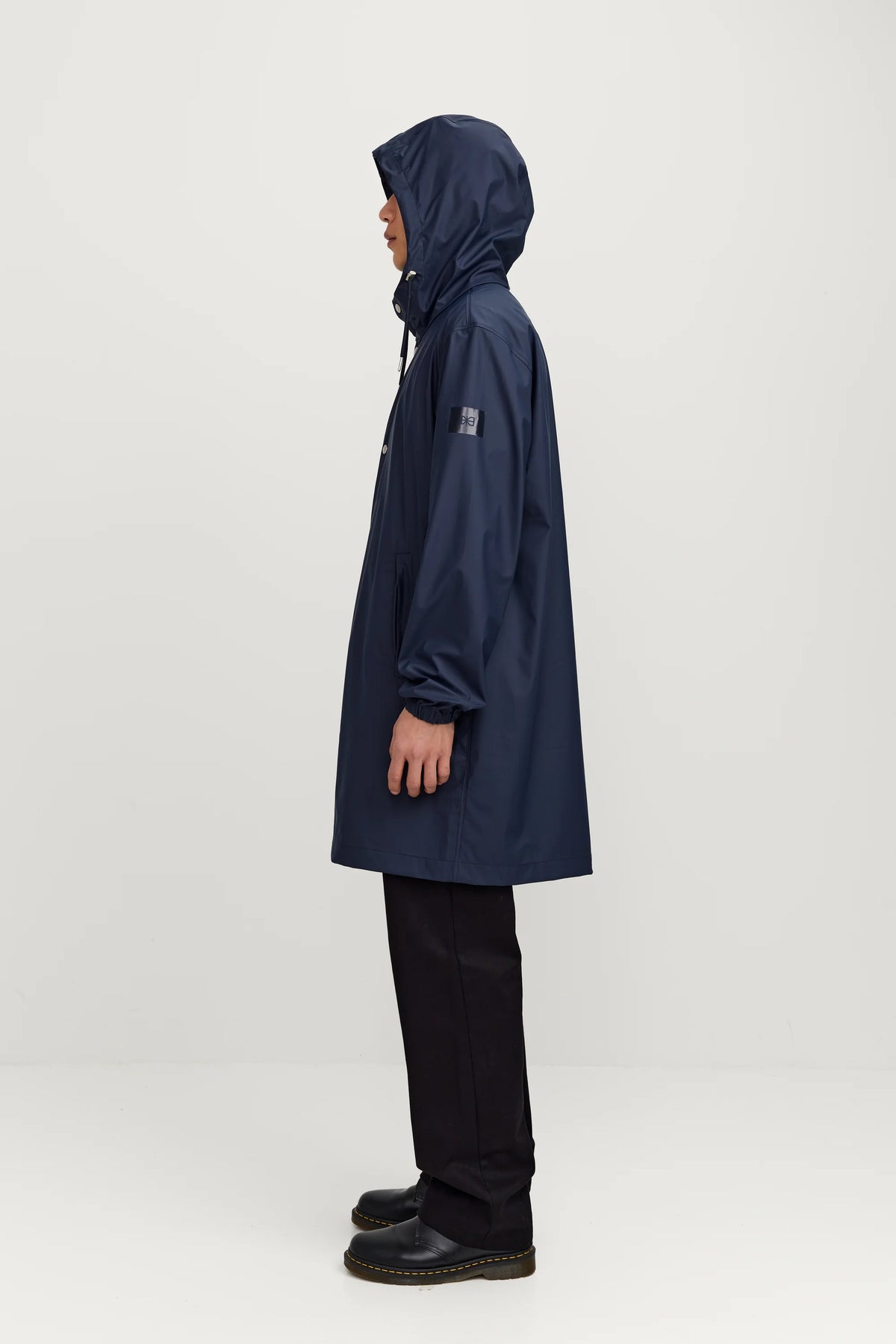 Makia unisex sadetakki Gust Rain Jacket, tummansininen