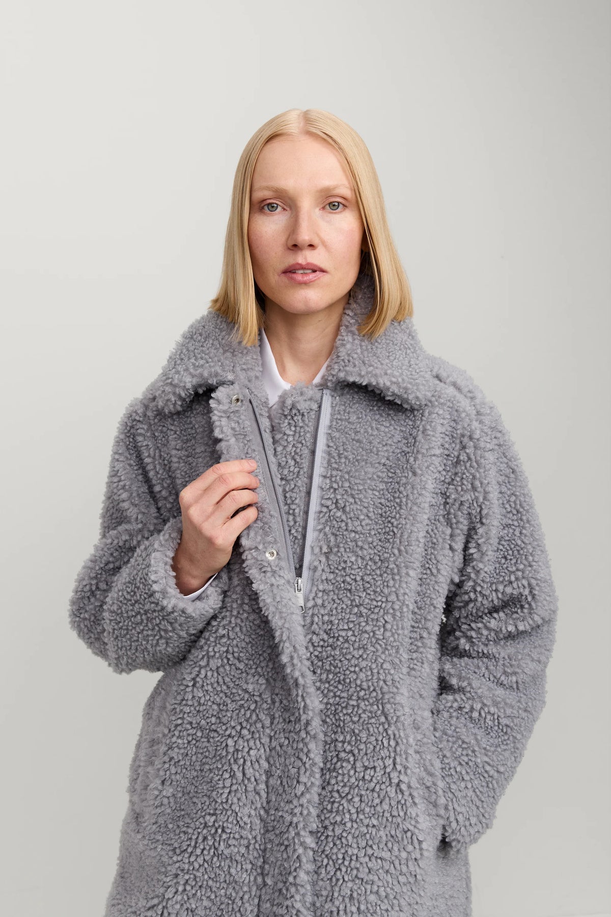 Makia naisten teddytakki Elina Coat, vaaleanharmaa