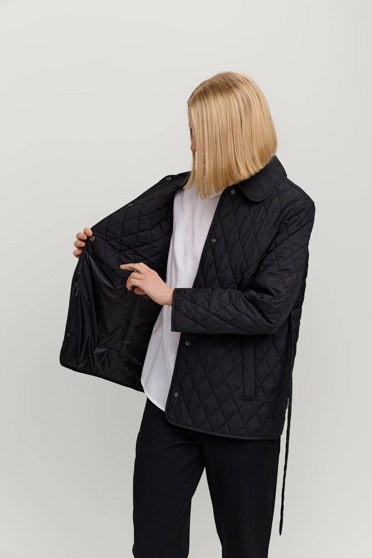 Makia naisten tikkitakki Alva Jacket, Carbon Black