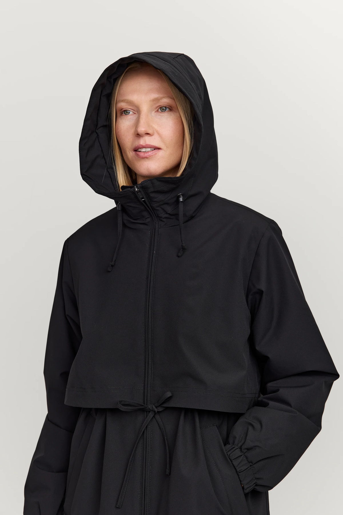 Makia naisten parkatakki Lauha Jacket, musta