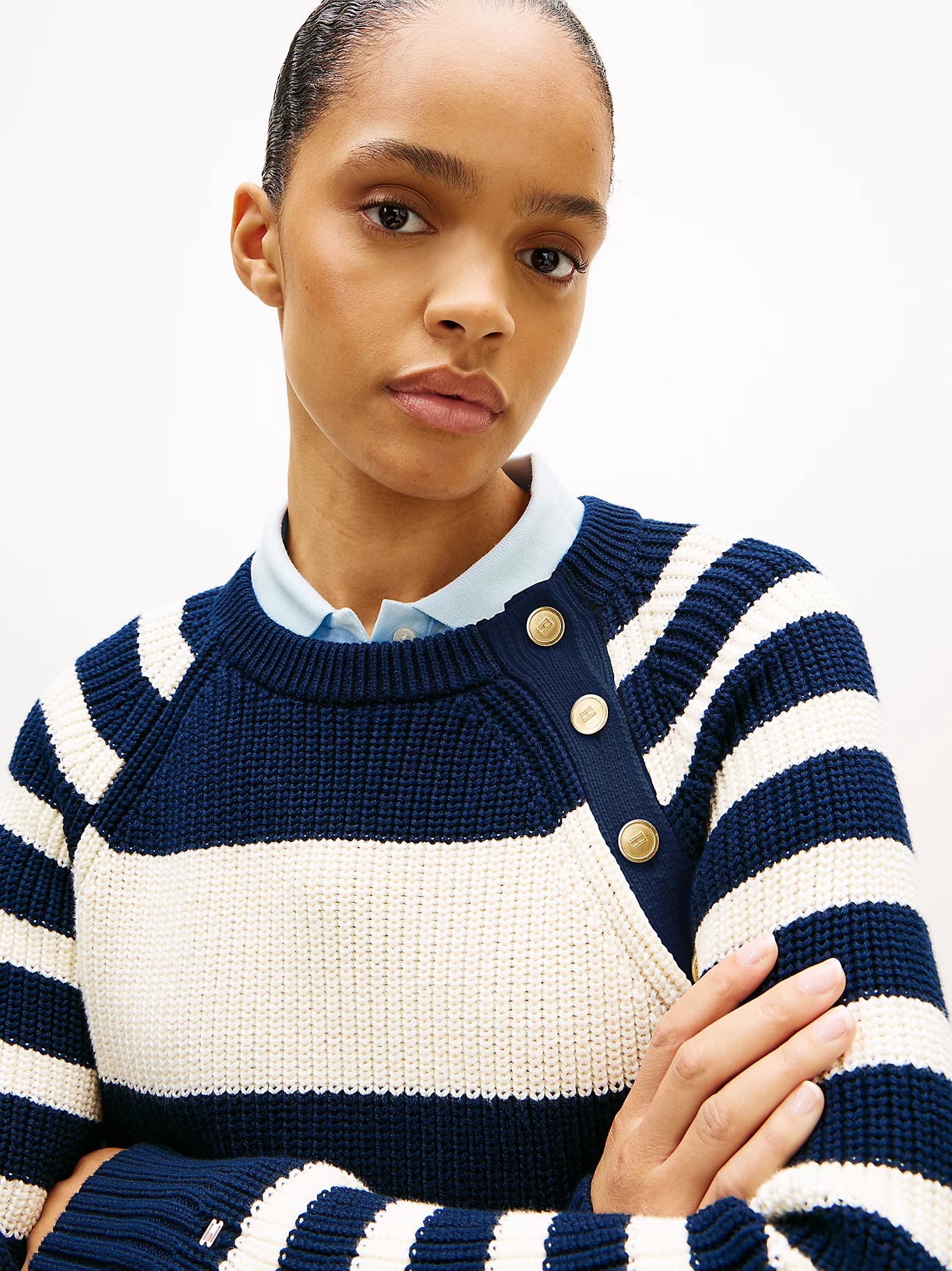 Tommy Hilfiger naisten neulepusero Gold Btn Utility LS C-NK SWT, raidallinen sininen