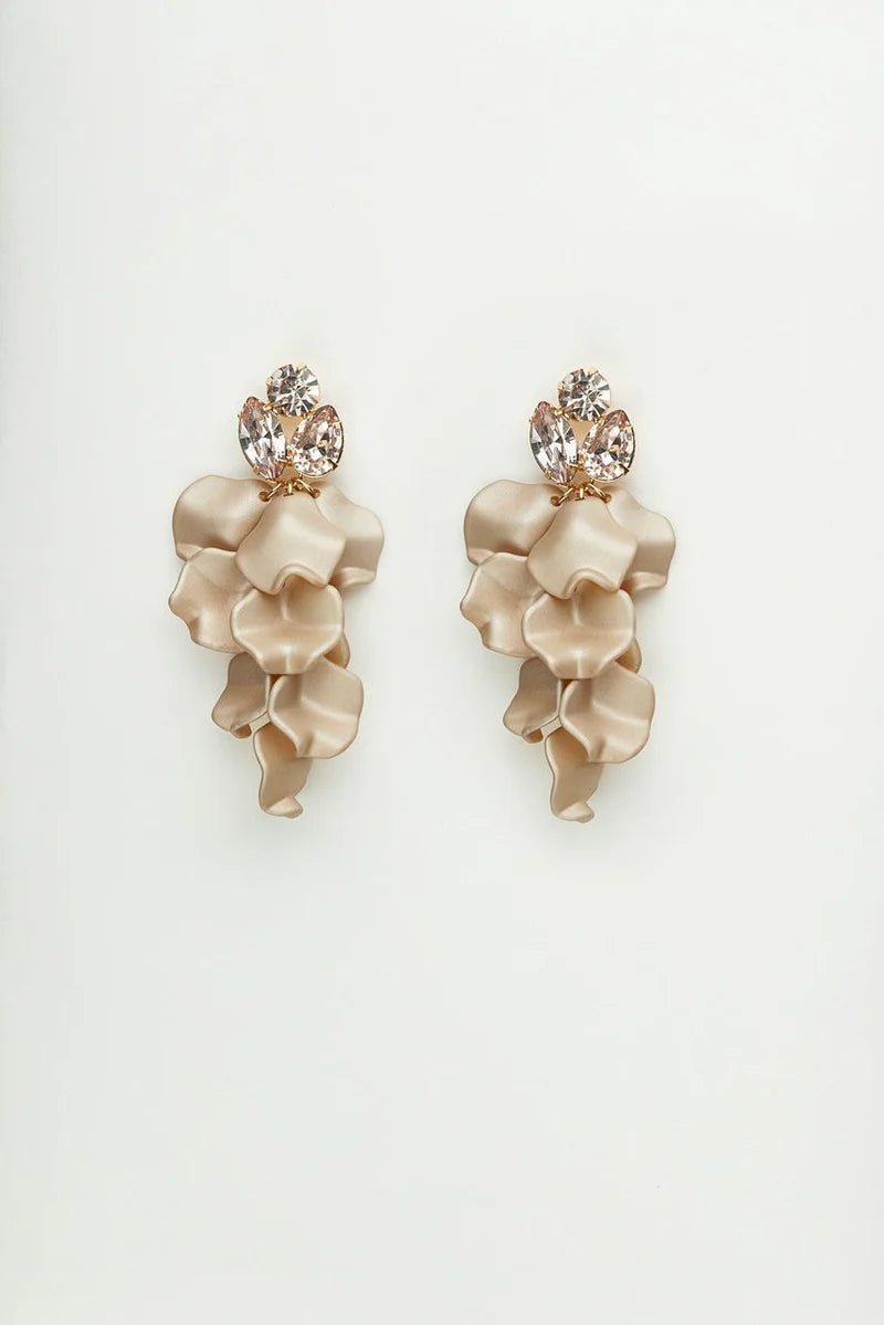 bow-19-korvakorut-leaf-stone-earrings-vaalea-beige-1