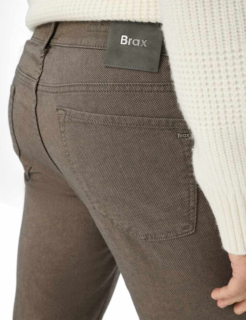 brax-miesten-housut-chuck-hi-flex-seasonal-tummanruskea-5