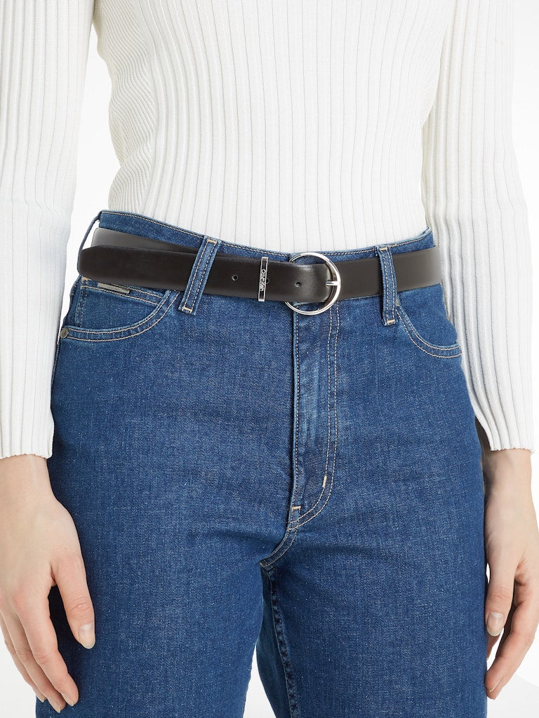 calvin-klein-accessories-naisten-vyo-must-rnd-buckle-belt-3-0-musta-4