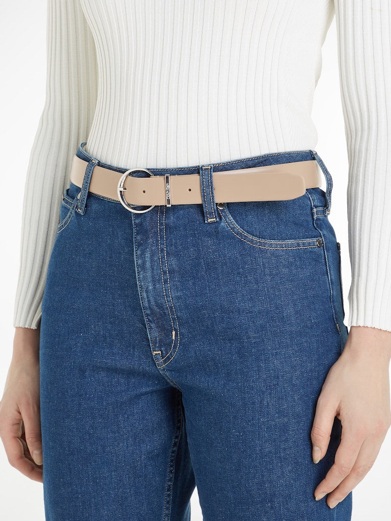 calvin-klein-accessories-naisten-vyo-must-rnd-buckle-belt-3-0-vaalea-beige-3