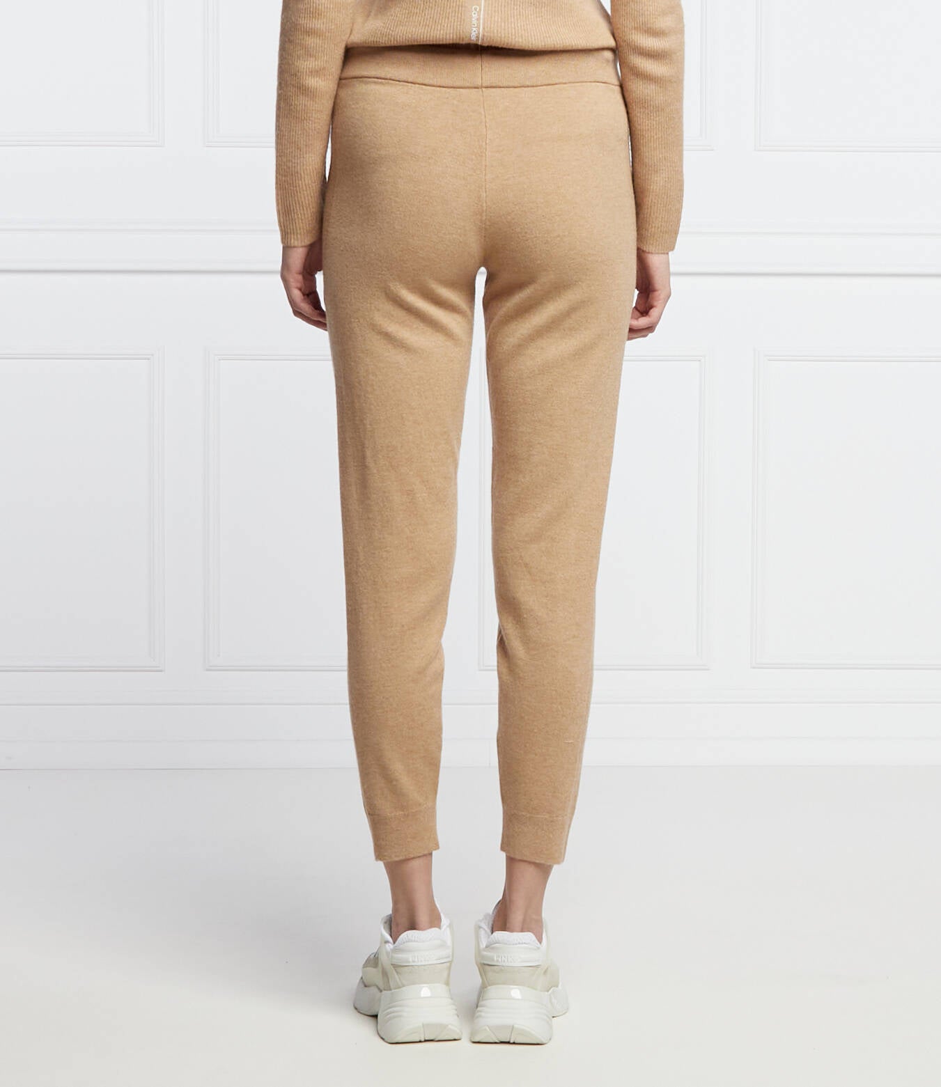calvin-klein-housut-essential-rib-knitted-jogger-kameli-2