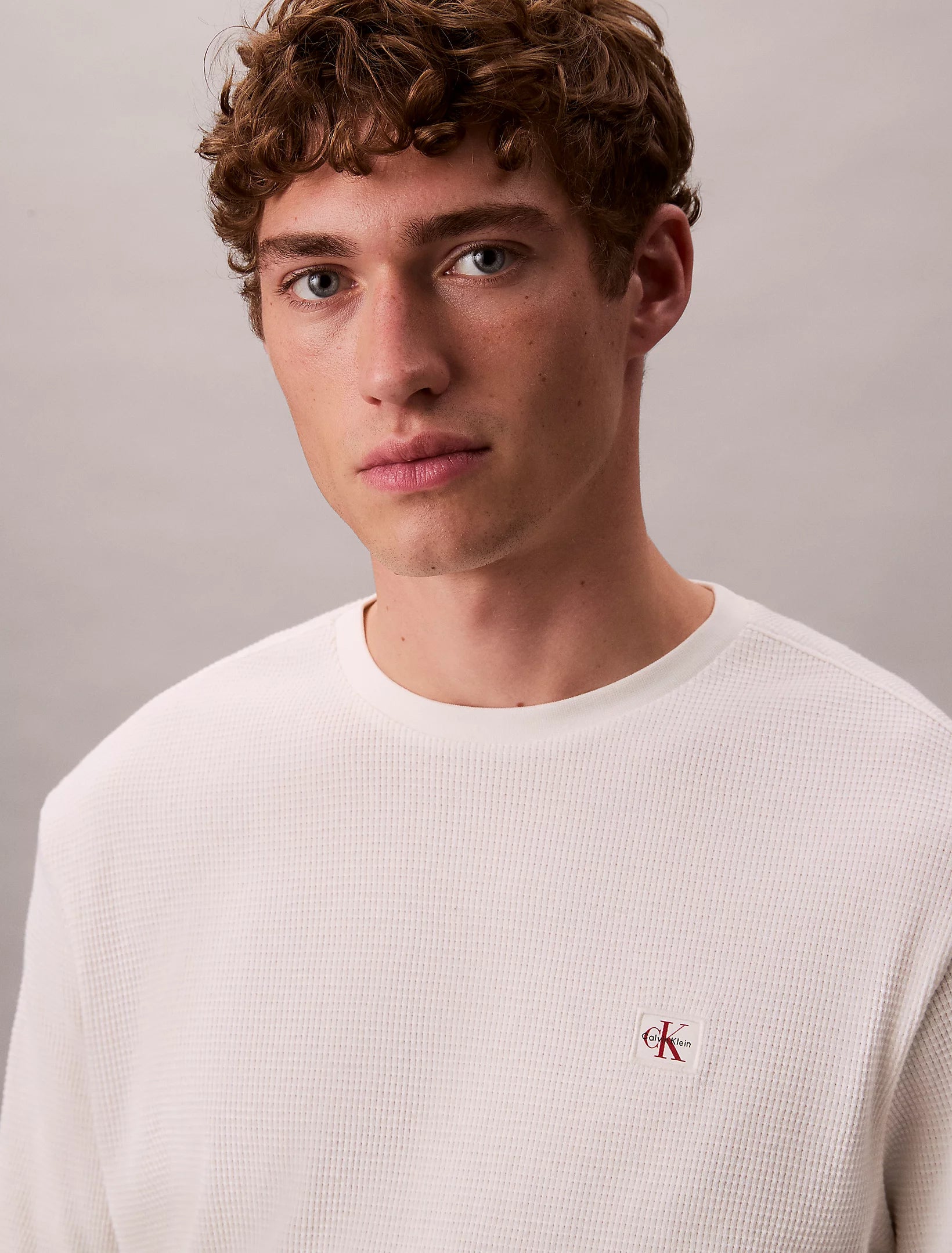 calvin-klein-jeans-miesten-college-ls-waffle-ls-tee-valkoinen-4