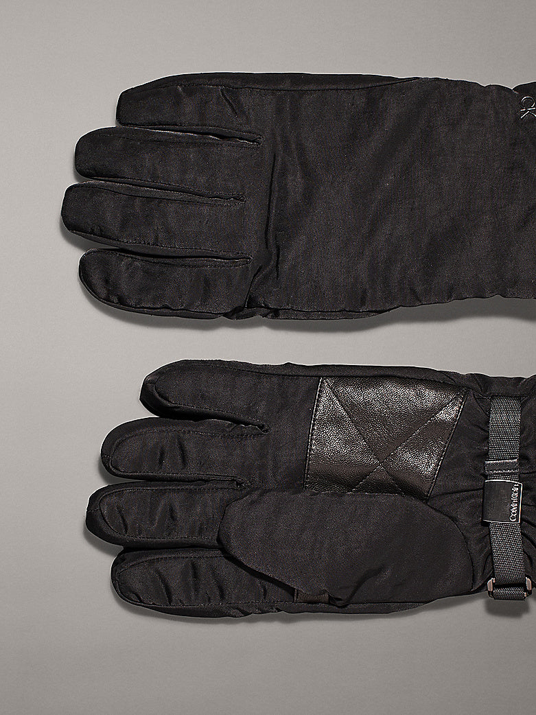 calvin-klein-jeans-miesten-hanskat-tech-gloves-musta-2