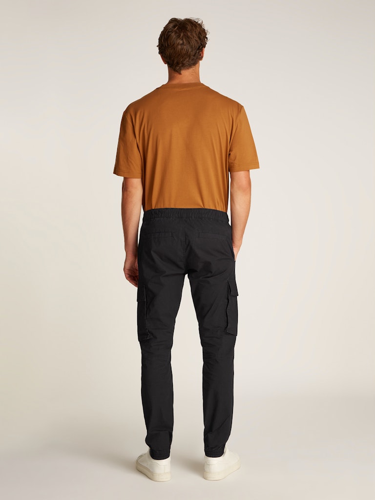 calvin-klein-jeans-miesten-housut-sknny-cargo-musta-3