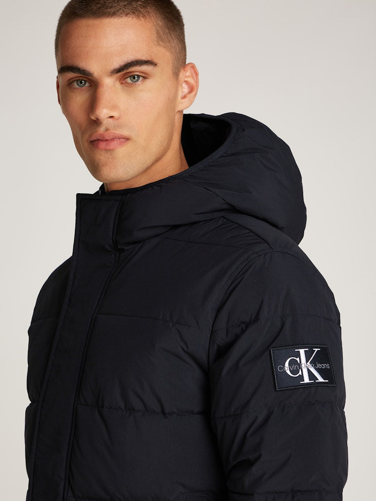 calvin-klein-jeans-miesten-toppatakki-essential-lw-padded-jacket-musta-5