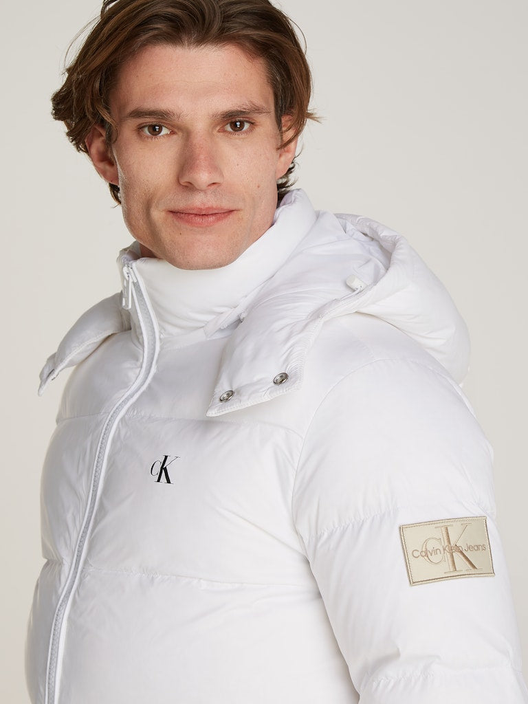 calvin-klein-jeans-miesten-untuvatakki-k-essential-down-jacket-valkoinen-3